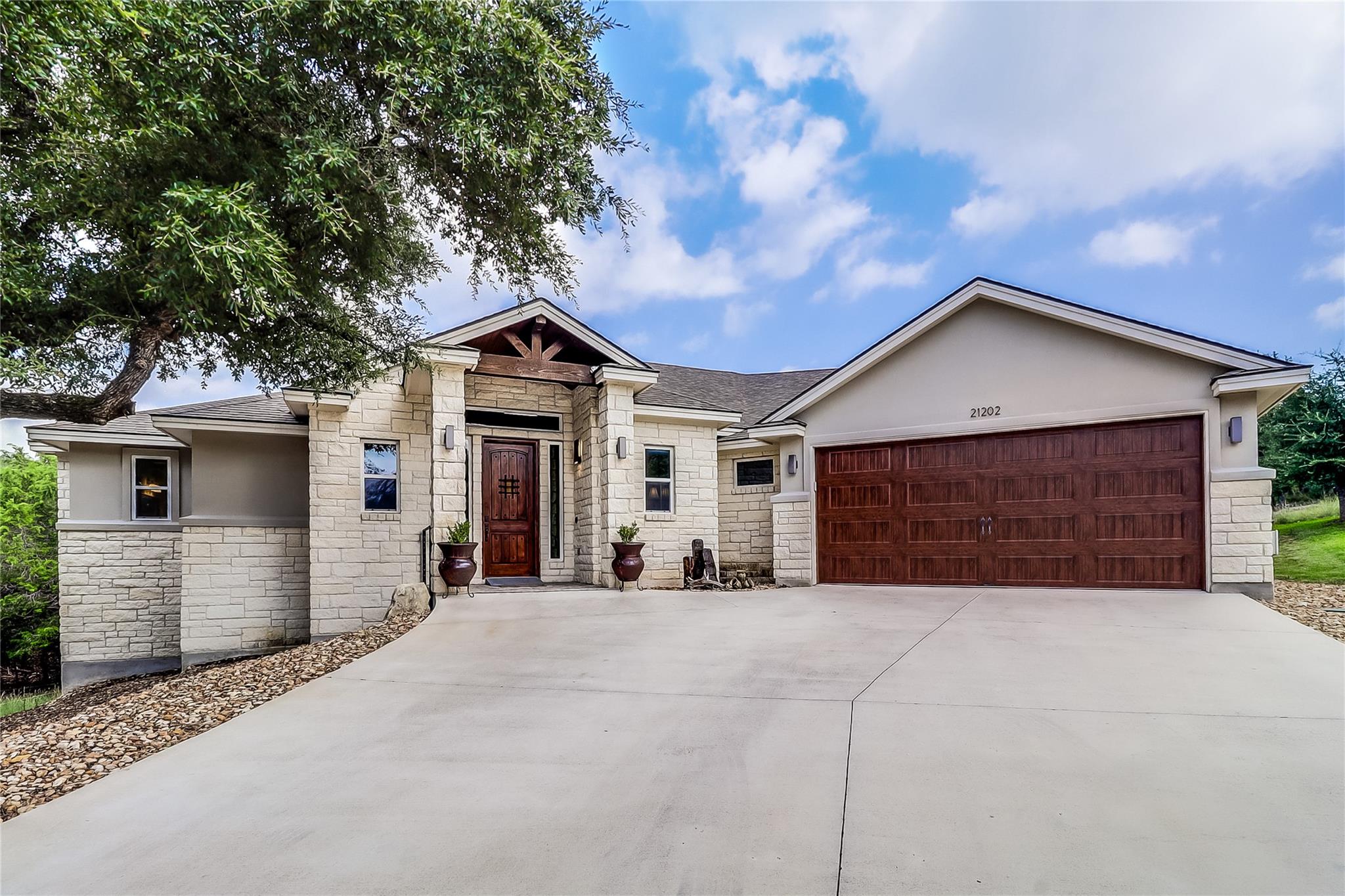 21202 Norris Cv, Lago Vista, TX 78645