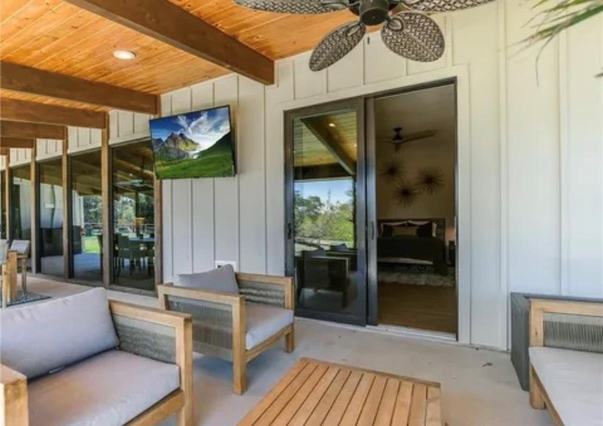 7300 Deepwood Dr, Lago Vista, TX 78645