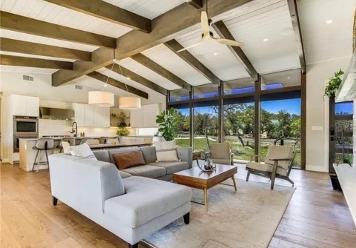 7300 Deepwood Dr, Lago Vista, TX 78645