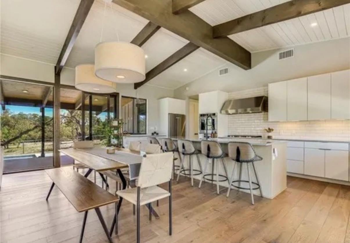 7300 Deepwood Dr, Lago Vista, TX 78645