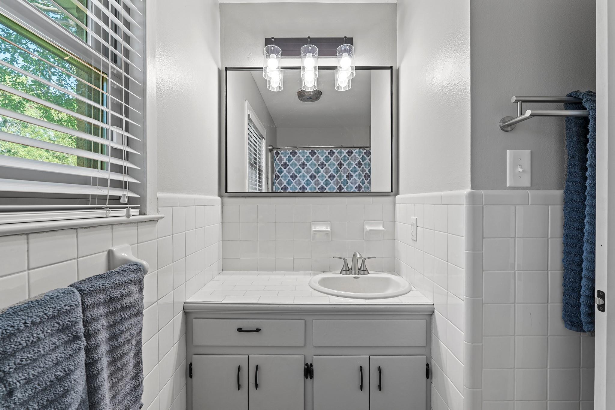 501 San Gabriel St, Rockdale, TX 76567