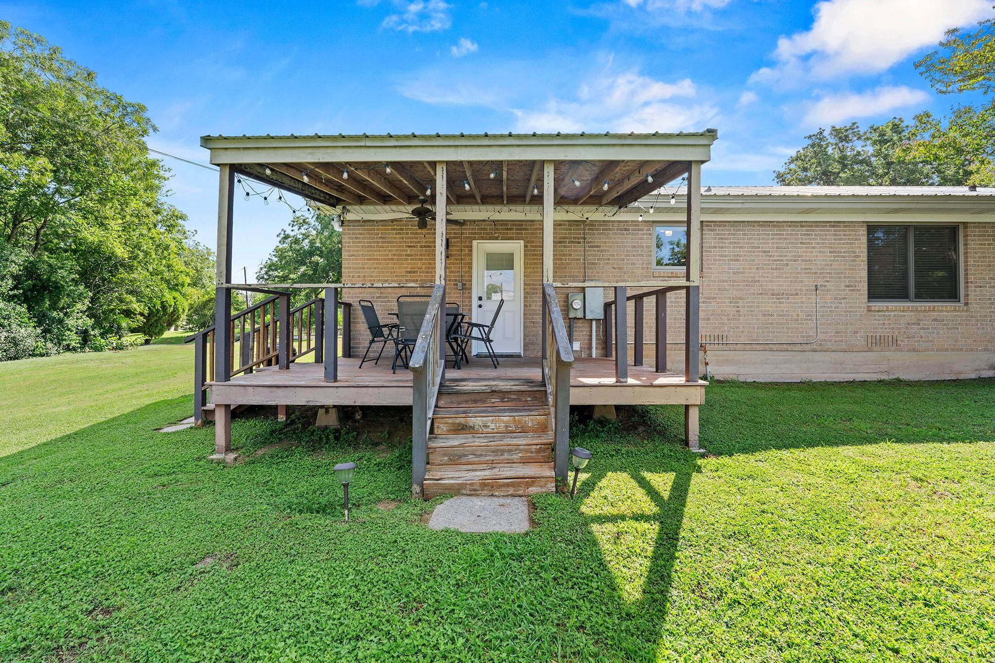 501 San Gabriel St, Rockdale, TX 76567