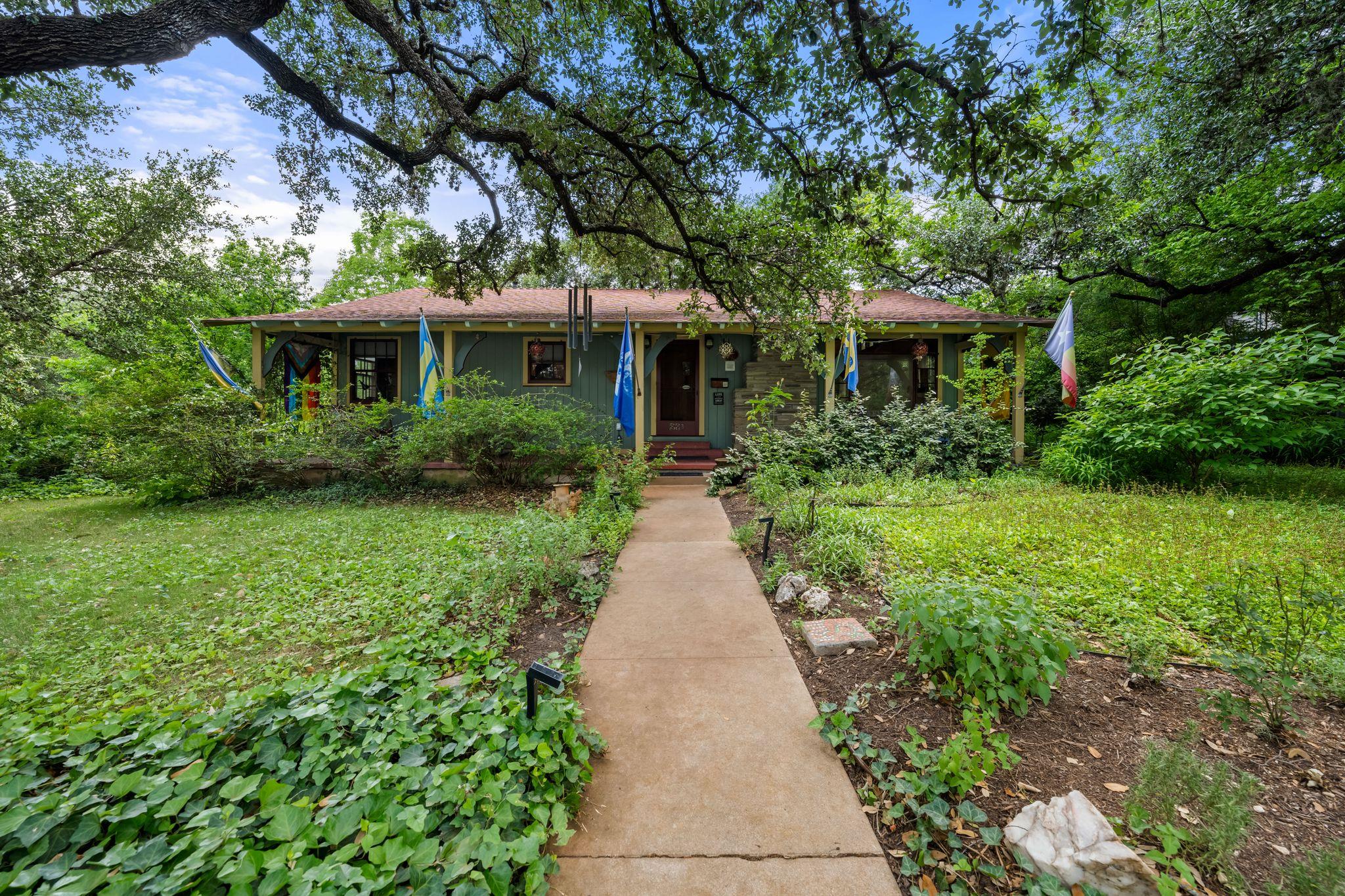 221 Park Ln, Austin, TX 78704