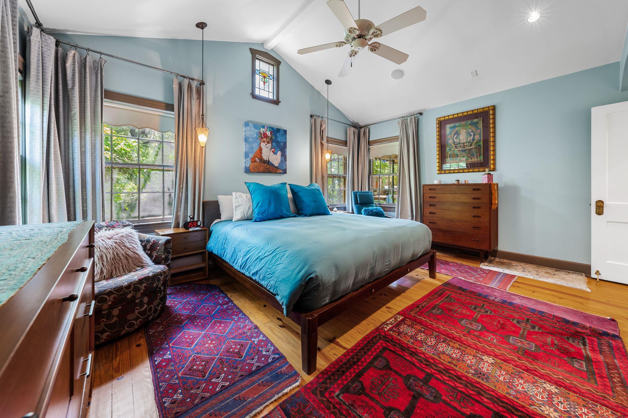 221 Park Ln, Austin, TX 78704