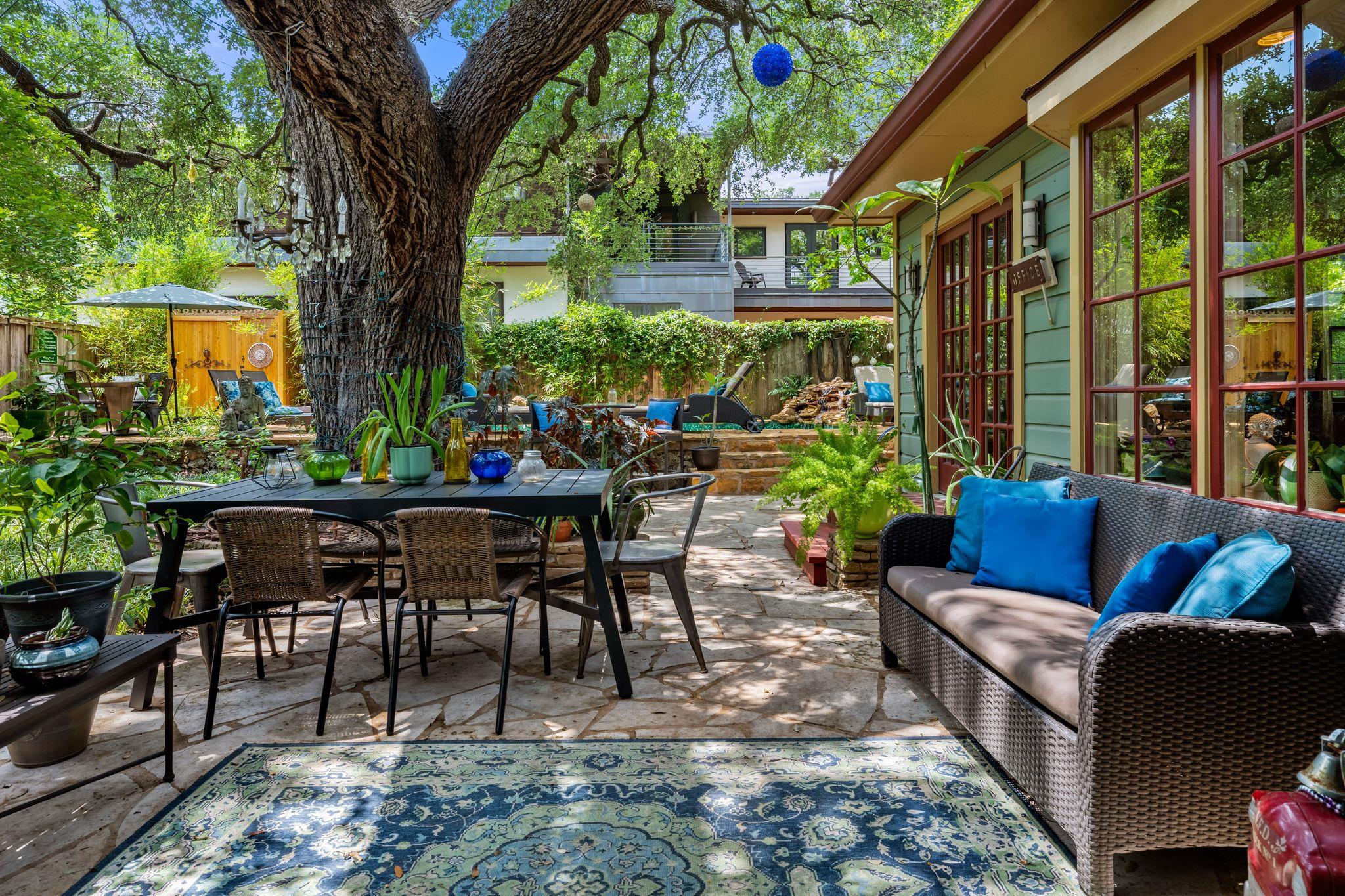 221 Park Ln, Austin, TX 78704