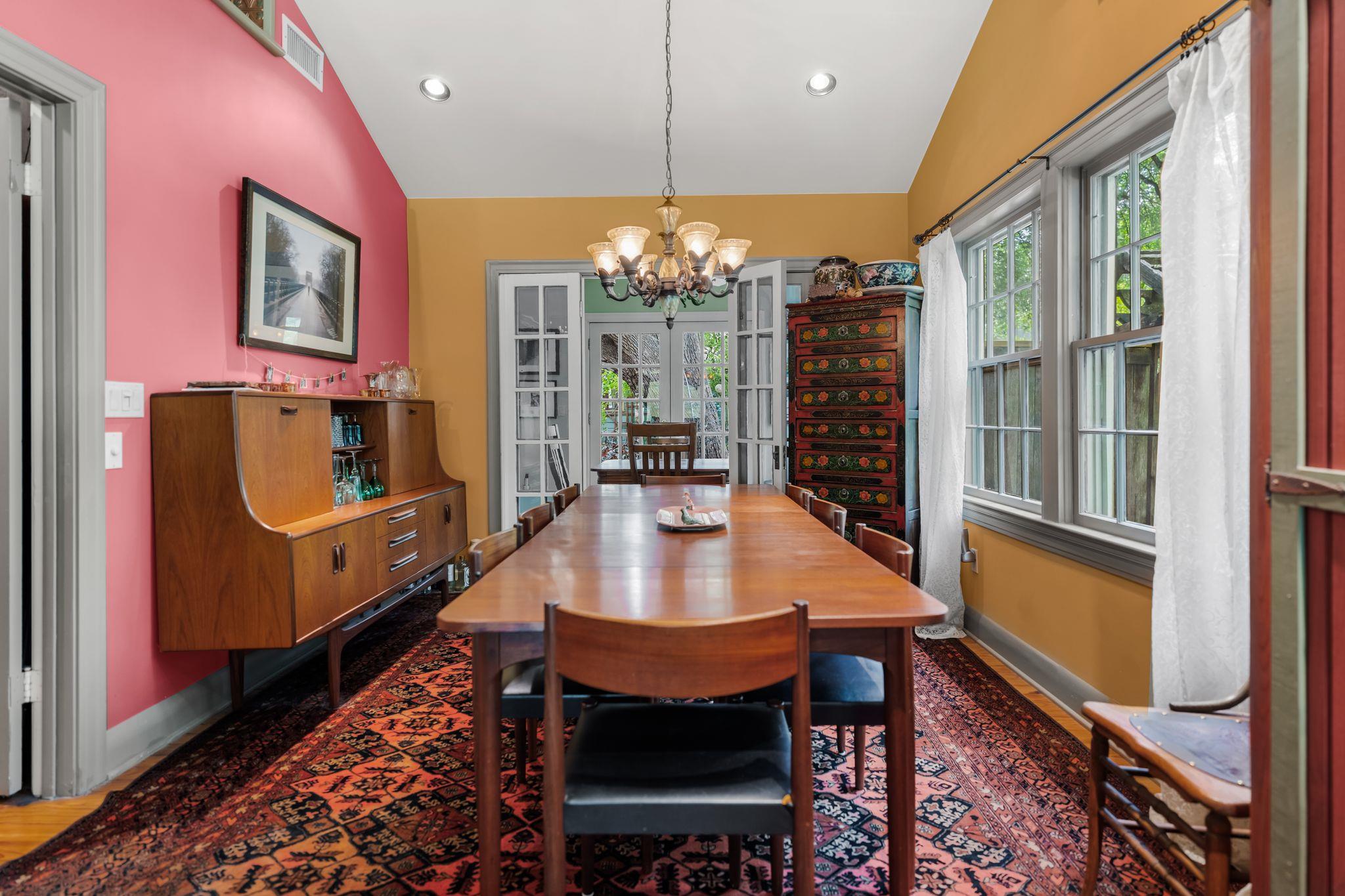 221 Park Ln, Austin, TX 78704