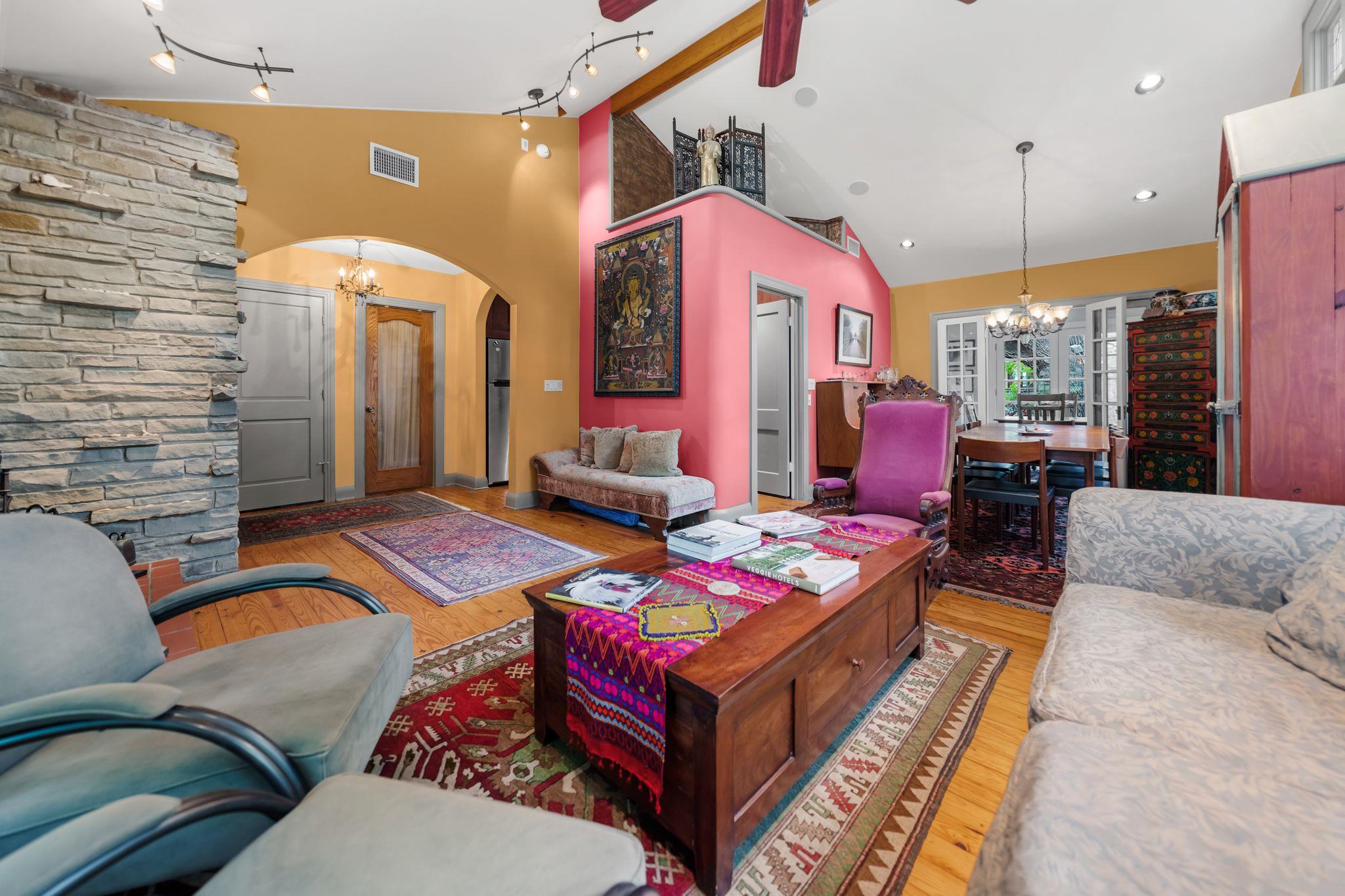 221 Park Ln, Austin, TX 78704