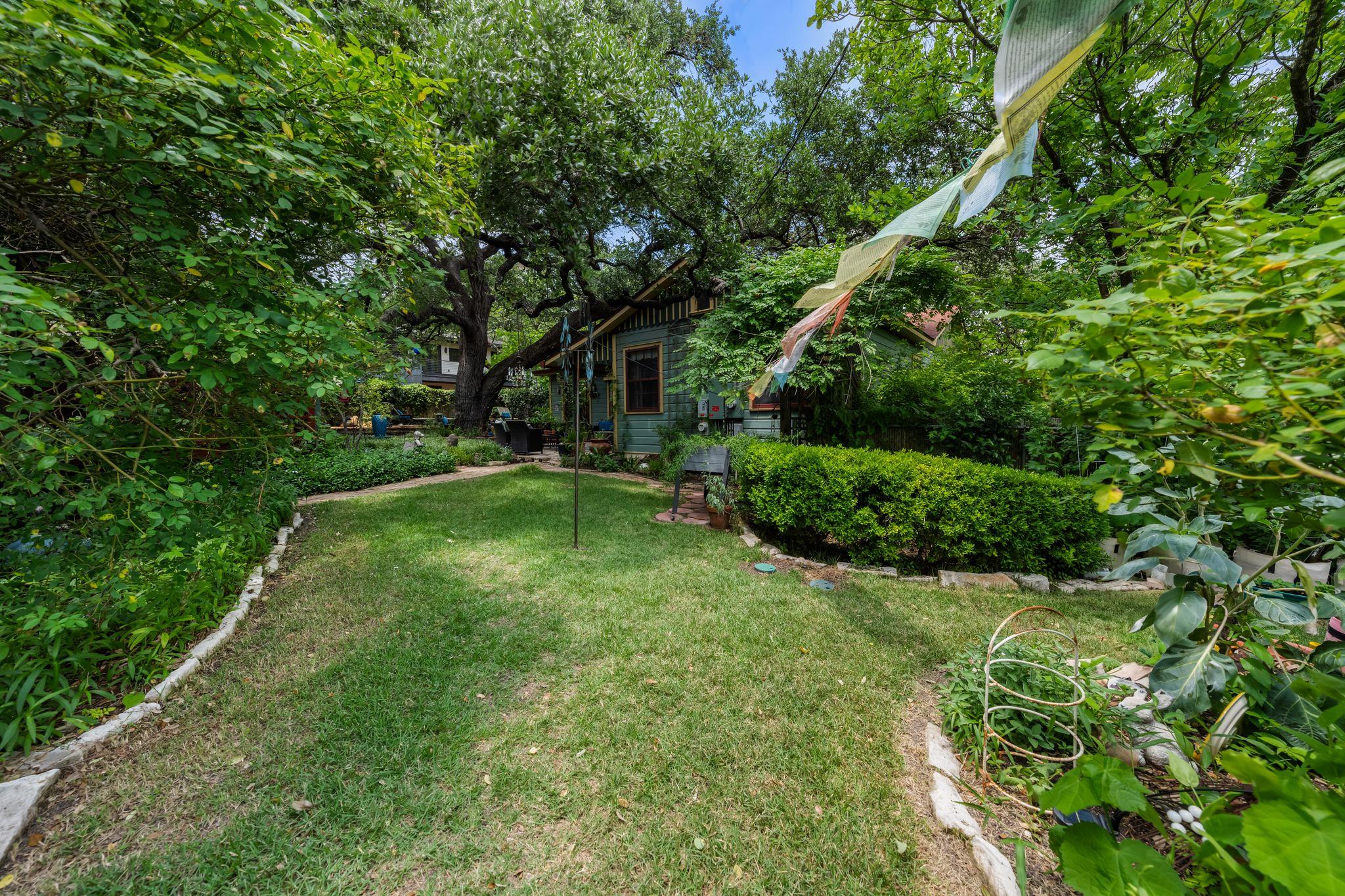 221 Park Ln, Austin, TX 78704