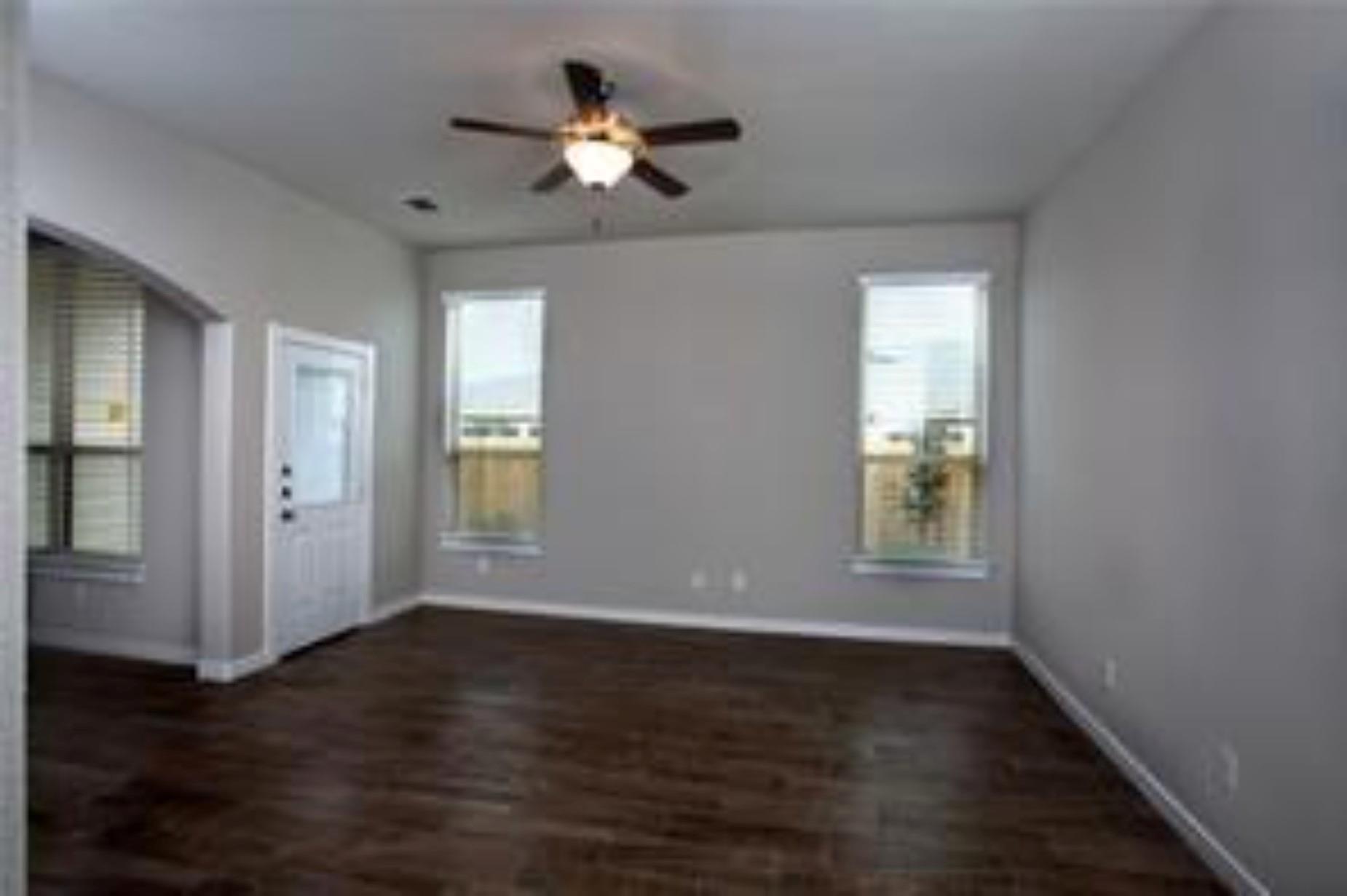143 Lakeview Ct, Kyle, TX 78640
