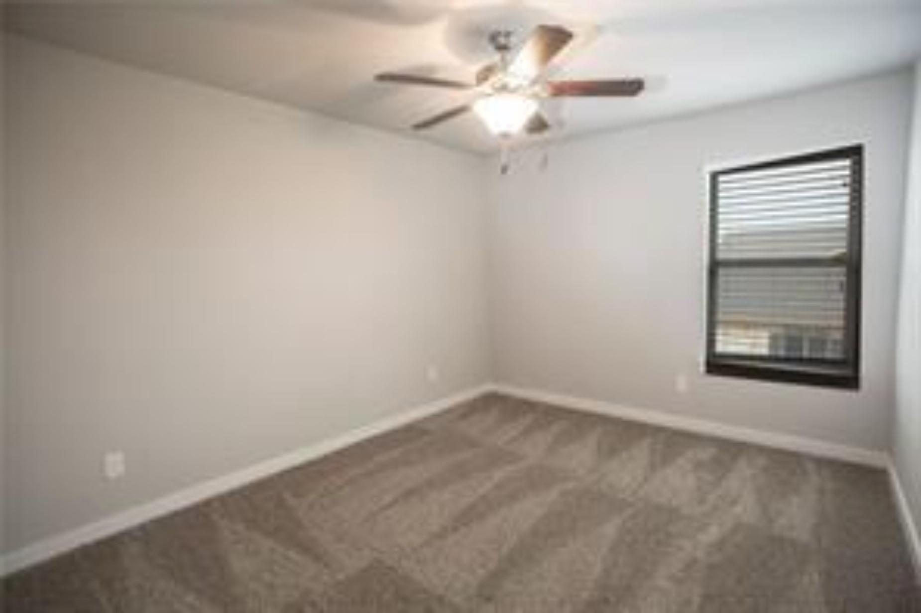 143 Lakeview Ct, Kyle, TX 78640