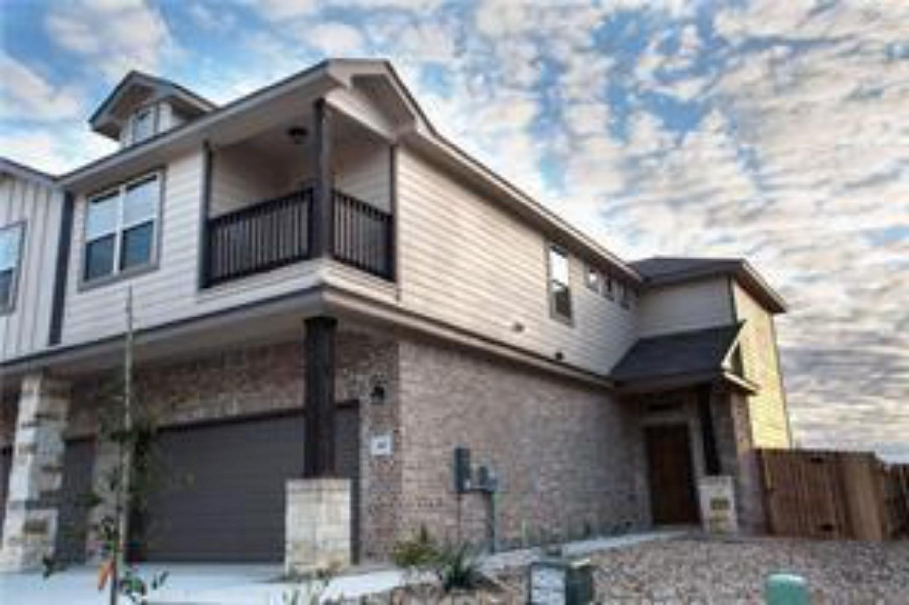143 Lakeview Ct, Kyle, TX 78640