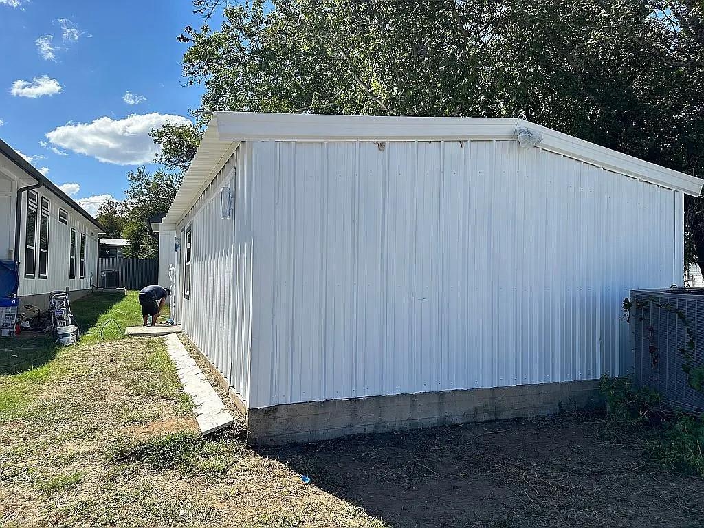 195 Covert Dr, Tow, TX 78672