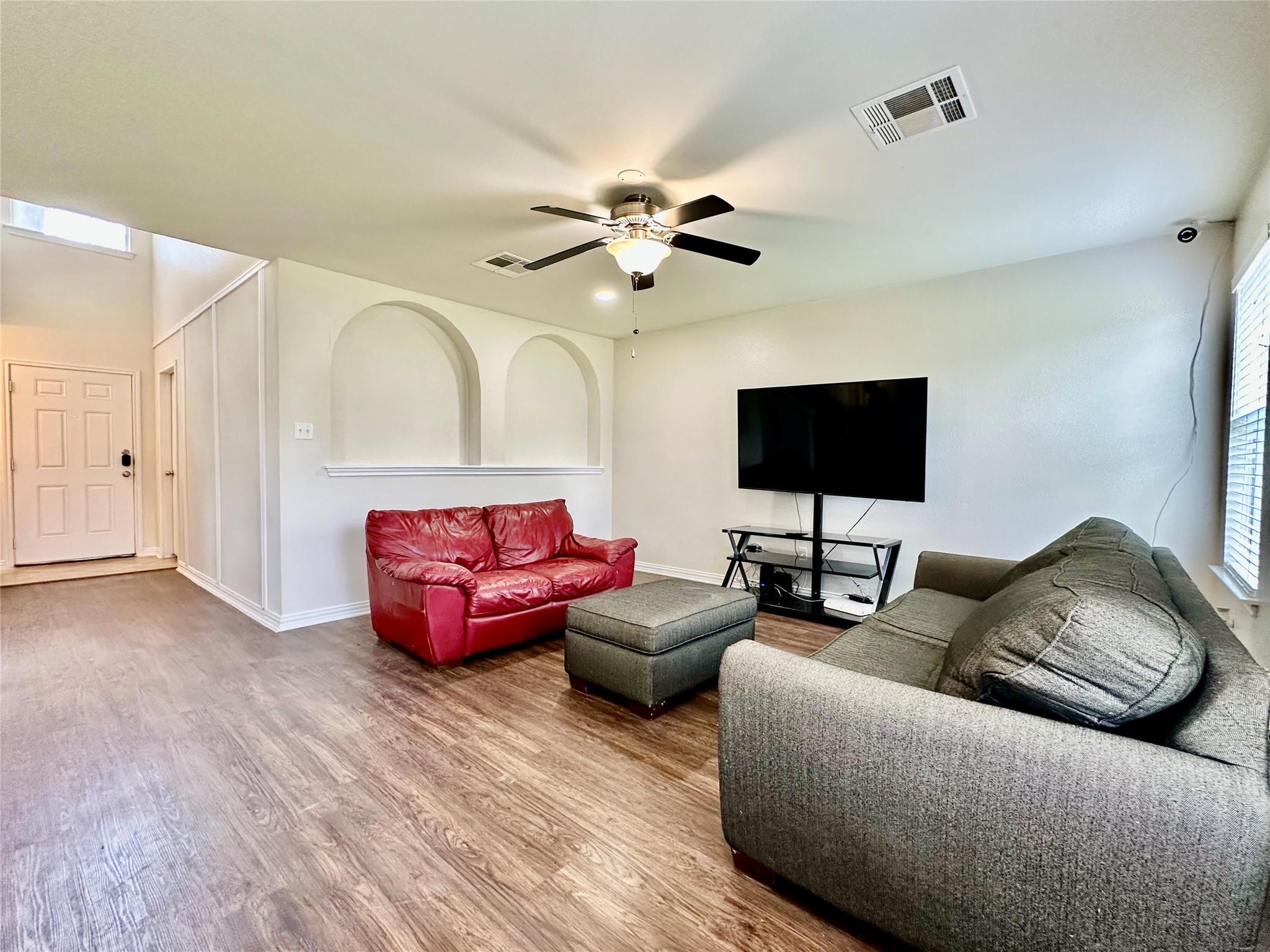 304 Wegstrom St, Hutto, TX 78634