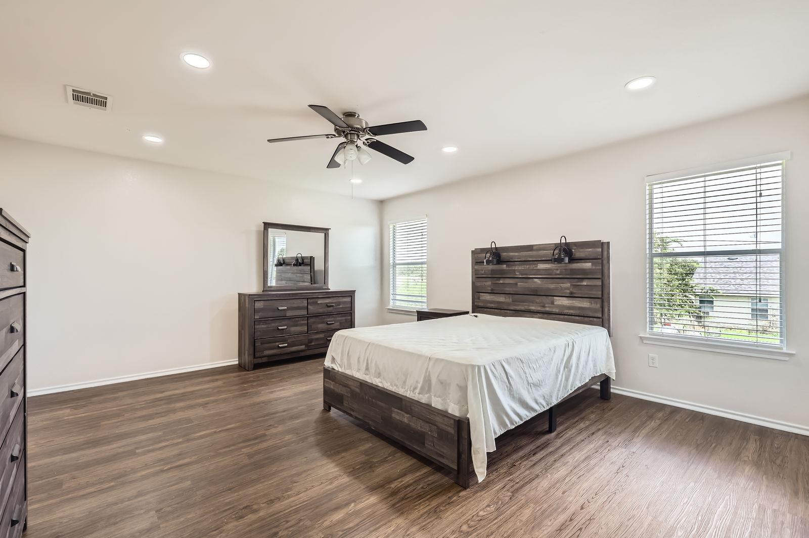 304 Wegstrom St, Hutto, TX 78634