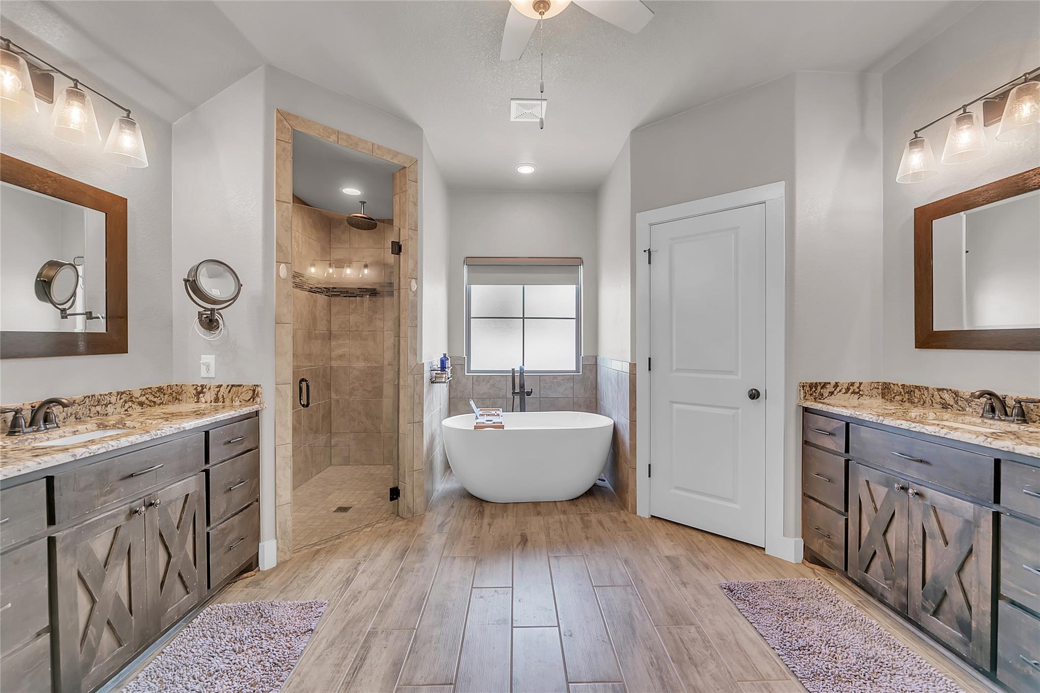 8219 Collins Creek Dr, Salado, TX 76571