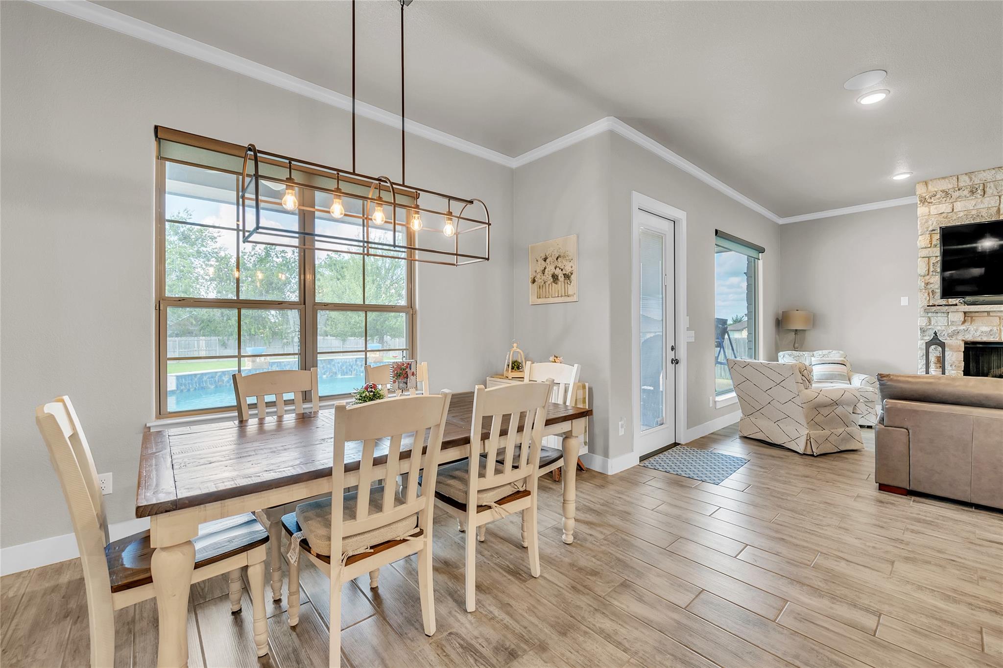 8219 Collins Creek Dr, Salado, TX 76571