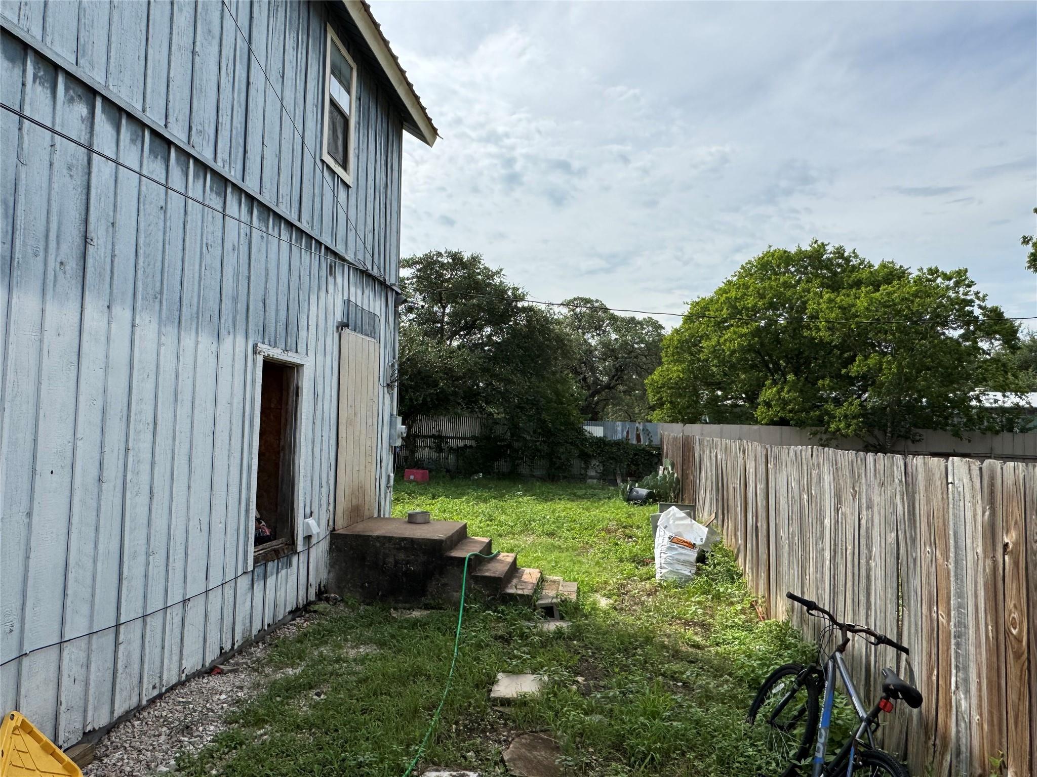 574 Eastern Ave, Bertram, TX 78605