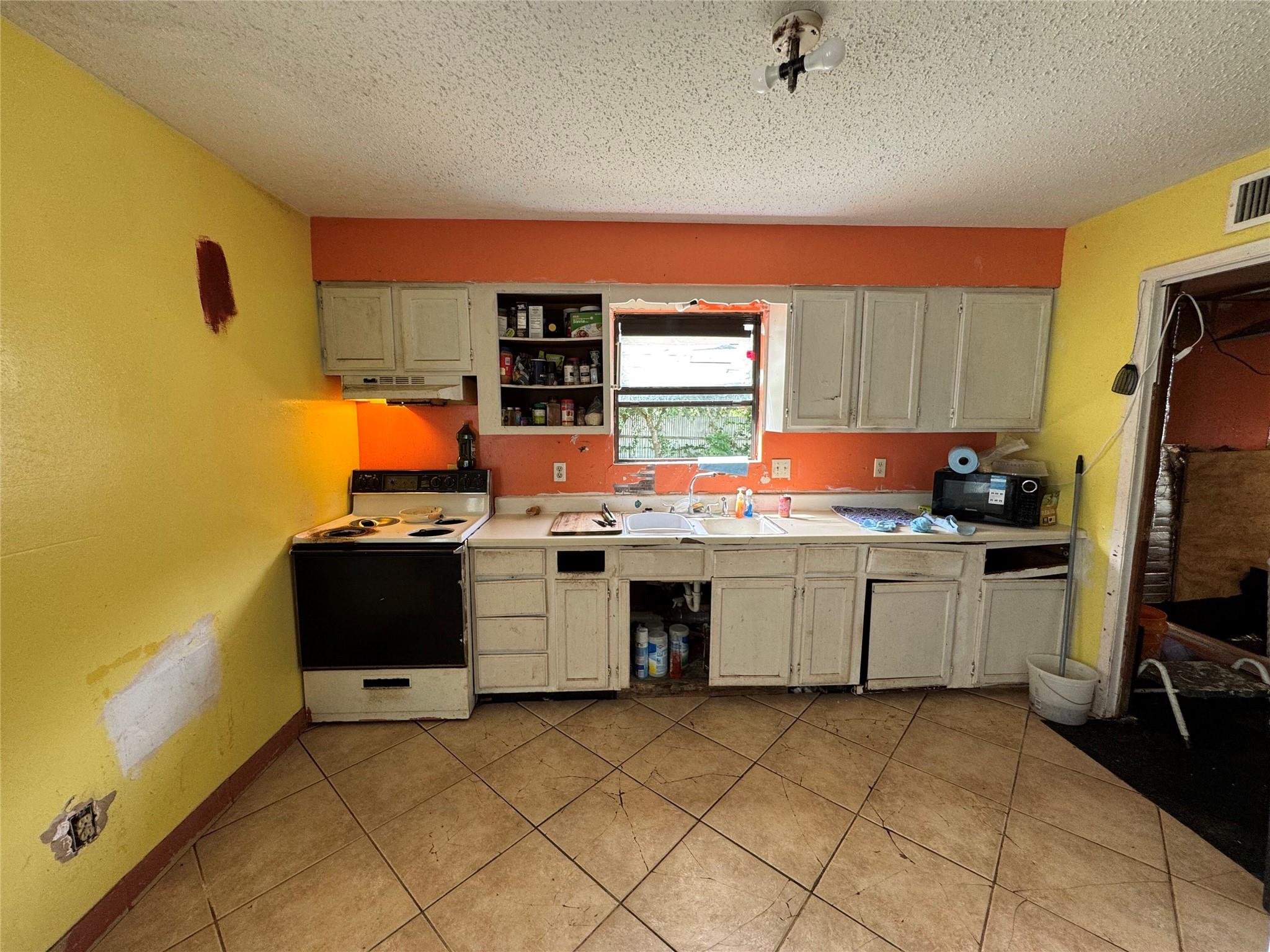 574 Eastern Ave, Bertram, TX 78605