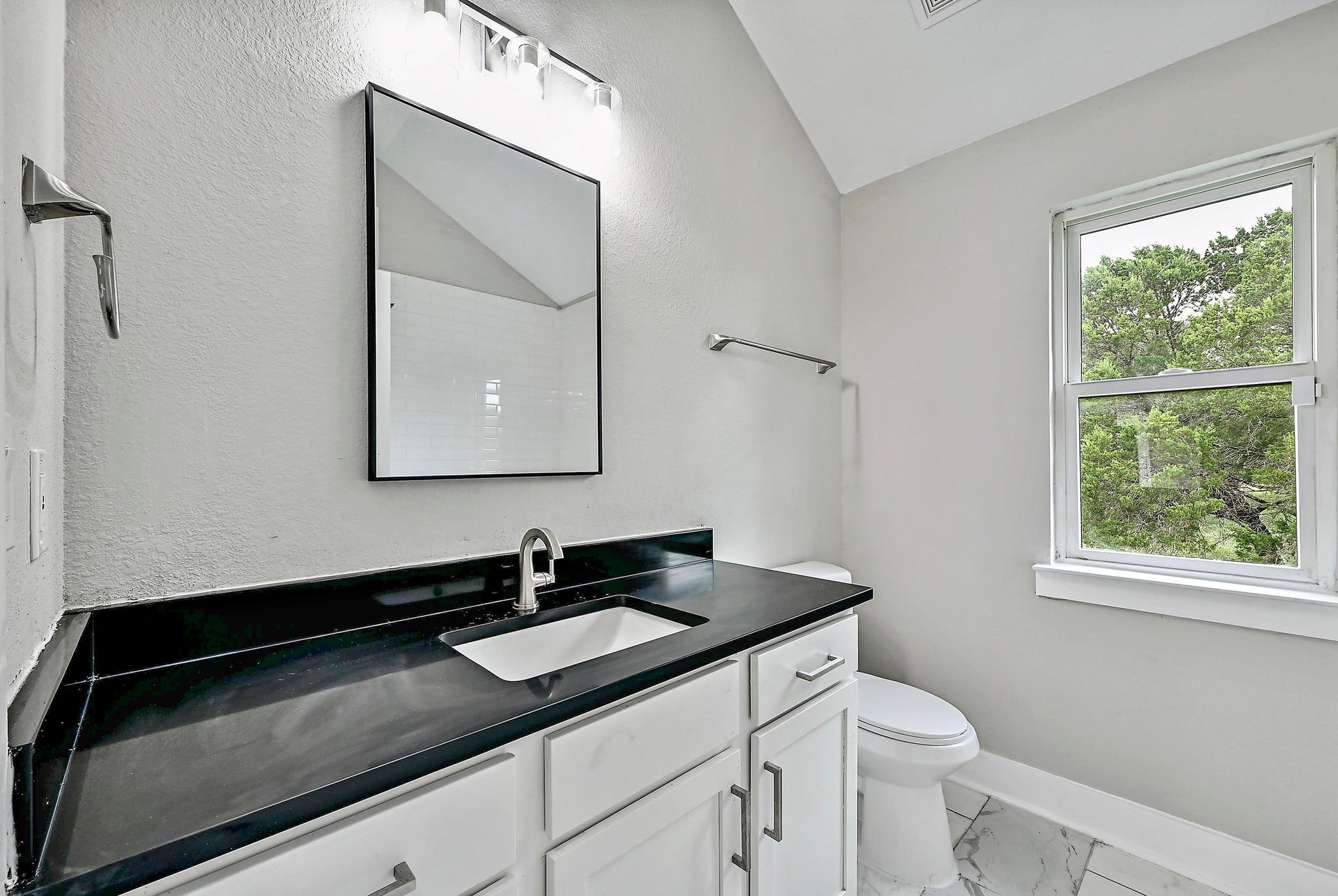 1404 FAULT LINE Dr, Horseshoe Bay, TX 78657