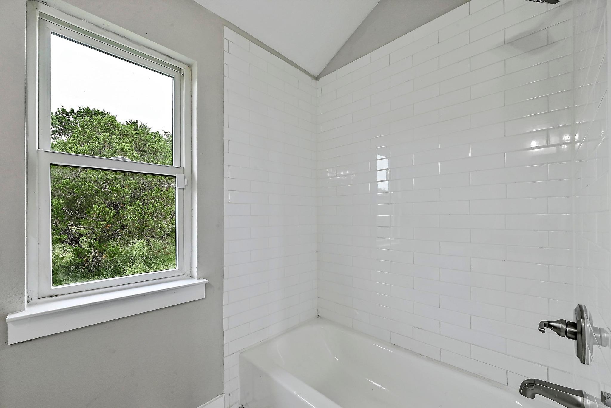 1404 FAULT LINE Dr, Horseshoe Bay, TX 78657