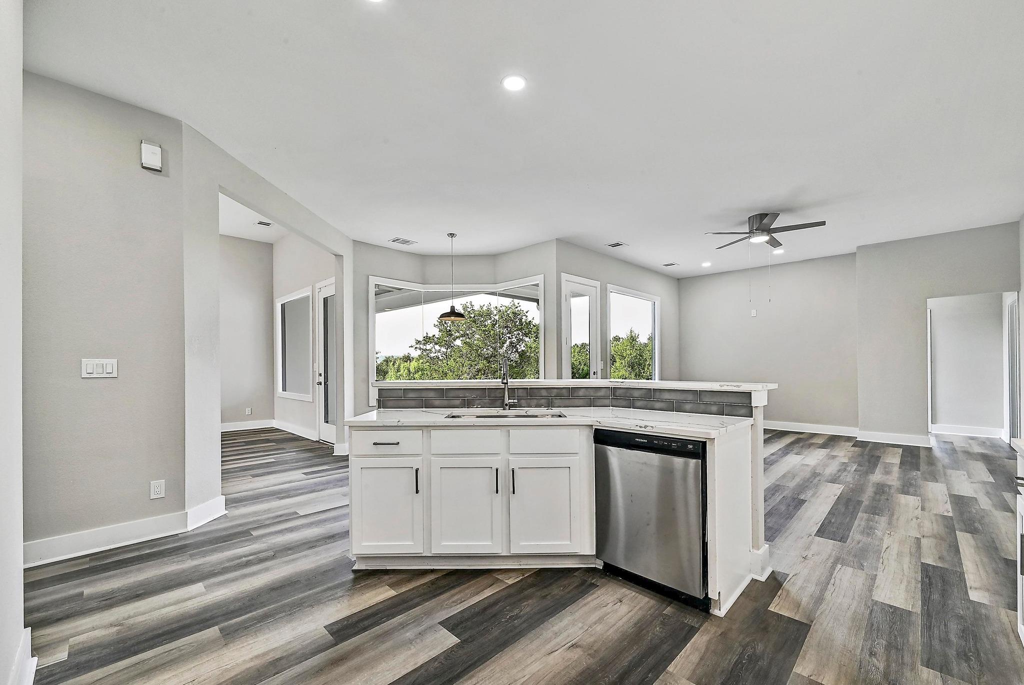 1404 FAULT LINE Dr, Horseshoe Bay, TX 78657