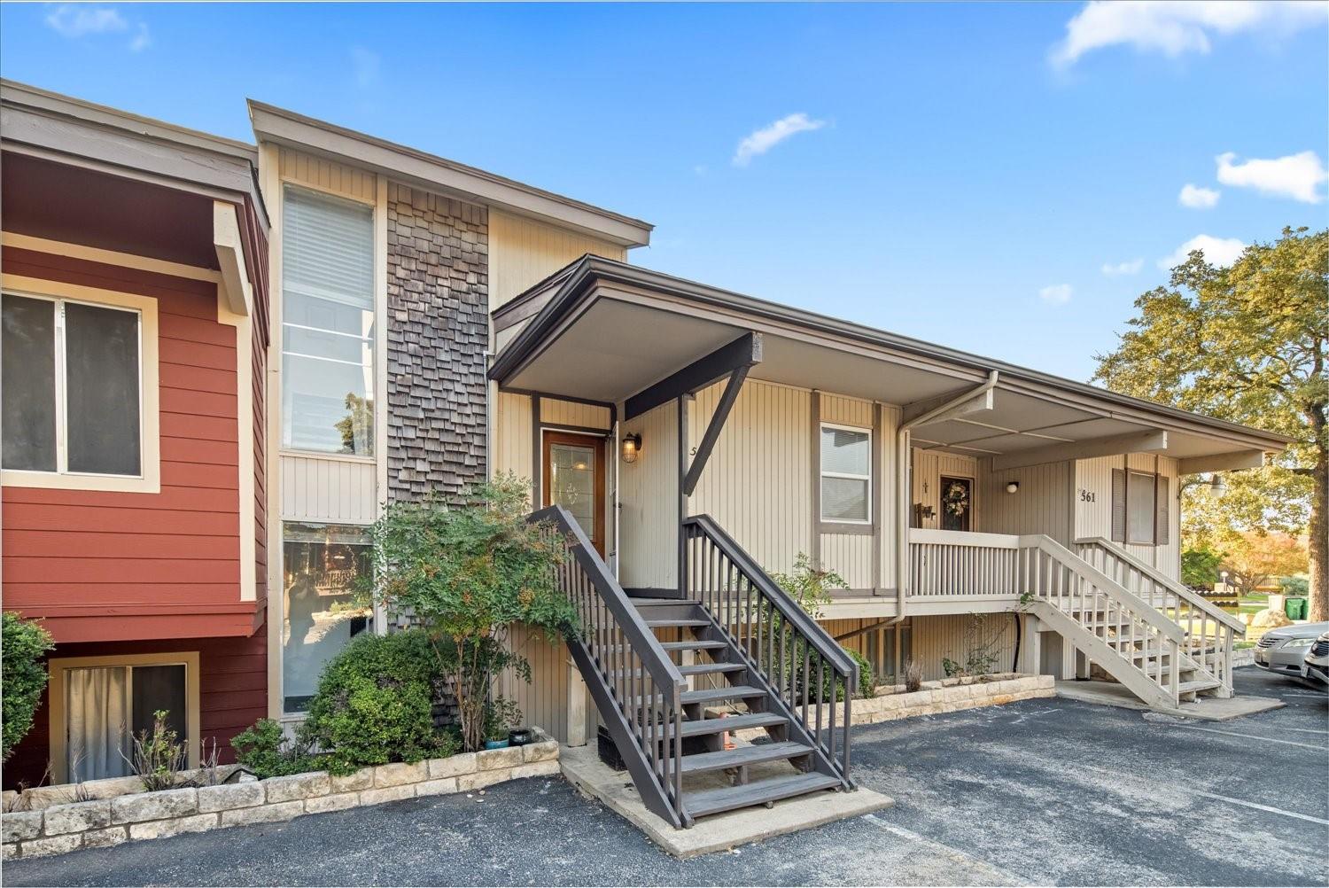 559 Demarett Dr Dr, Point Venture, TX 78645