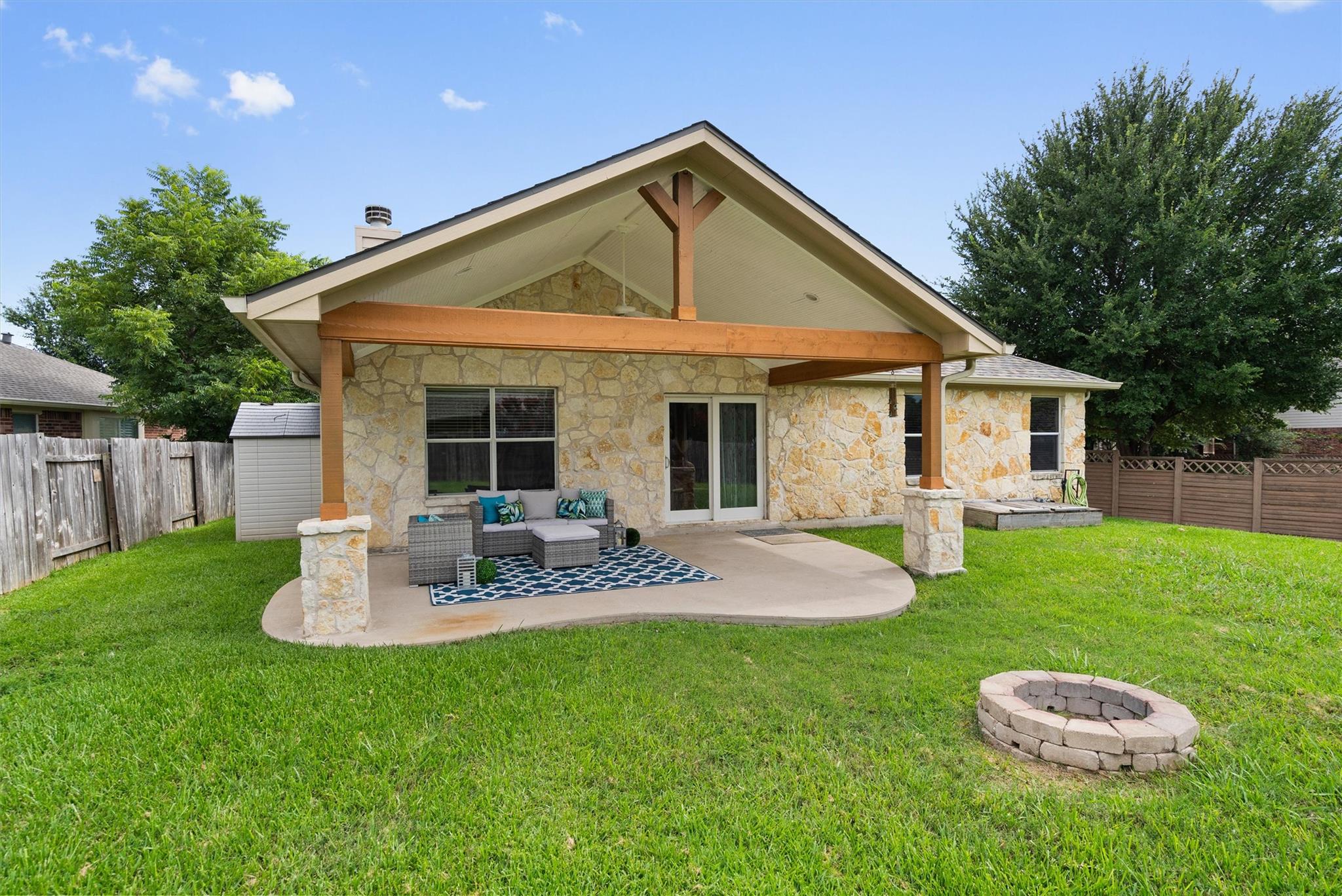 802 Meadow Bluff Ct, Round Rock, TX 78665