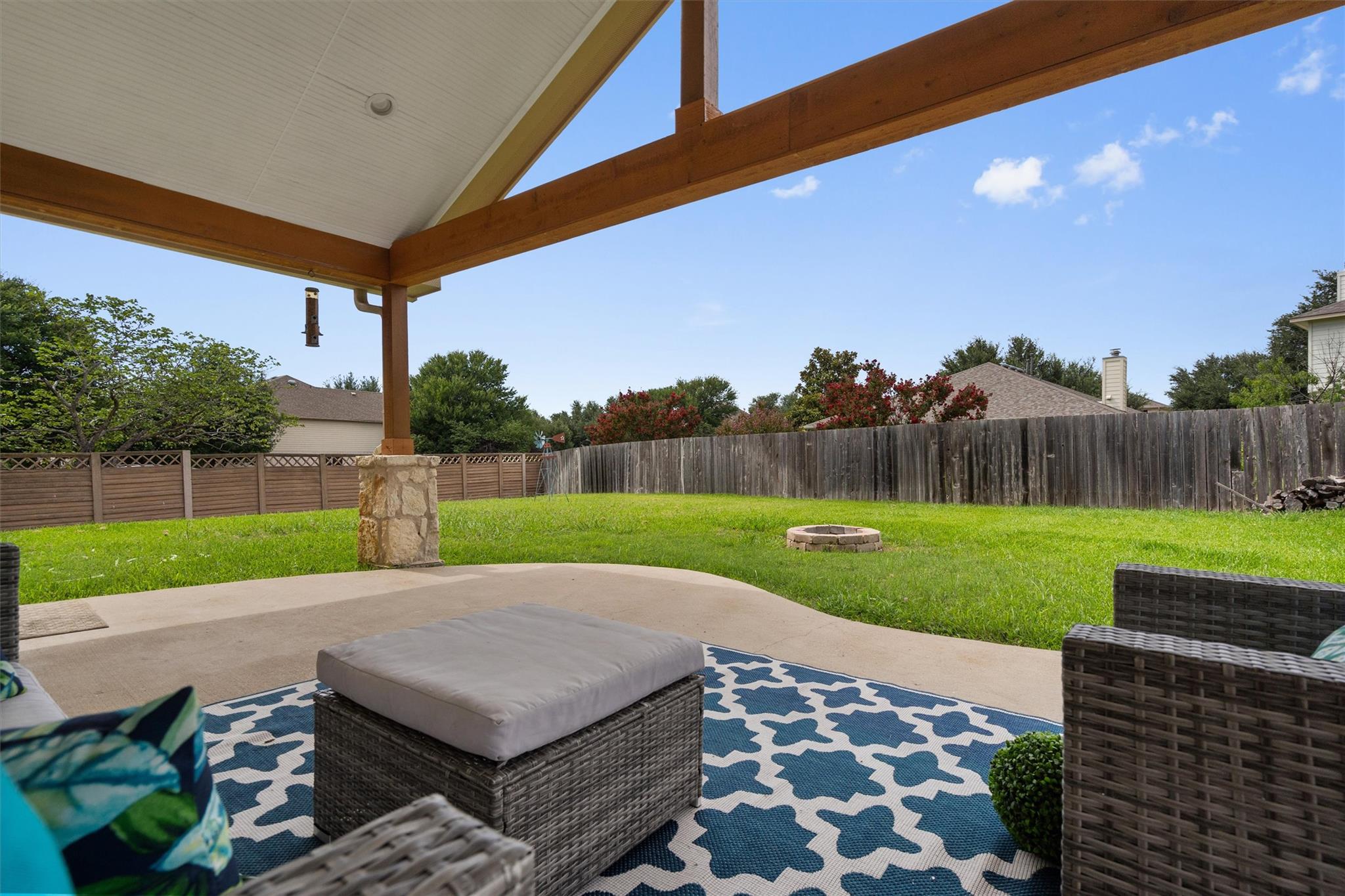 802 Meadow Bluff Ct, Round Rock, TX 78665