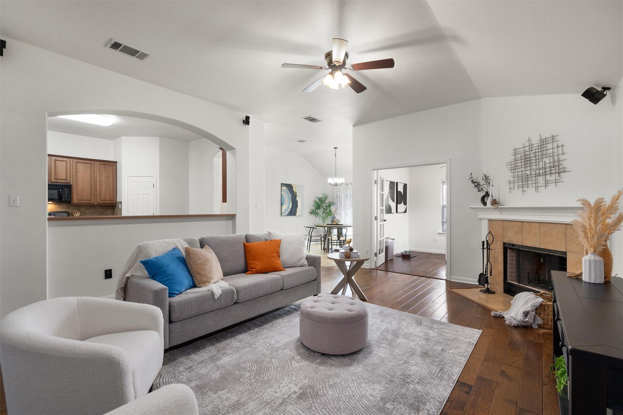 802 Meadow Bluff Ct, Round Rock, TX 78665
