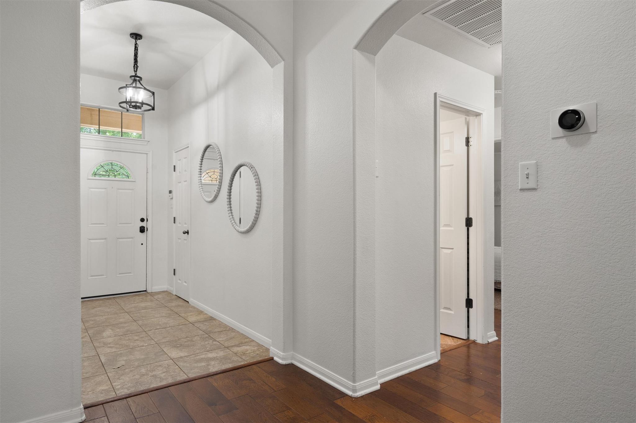 802 Meadow Bluff Ct, Round Rock, TX 78665