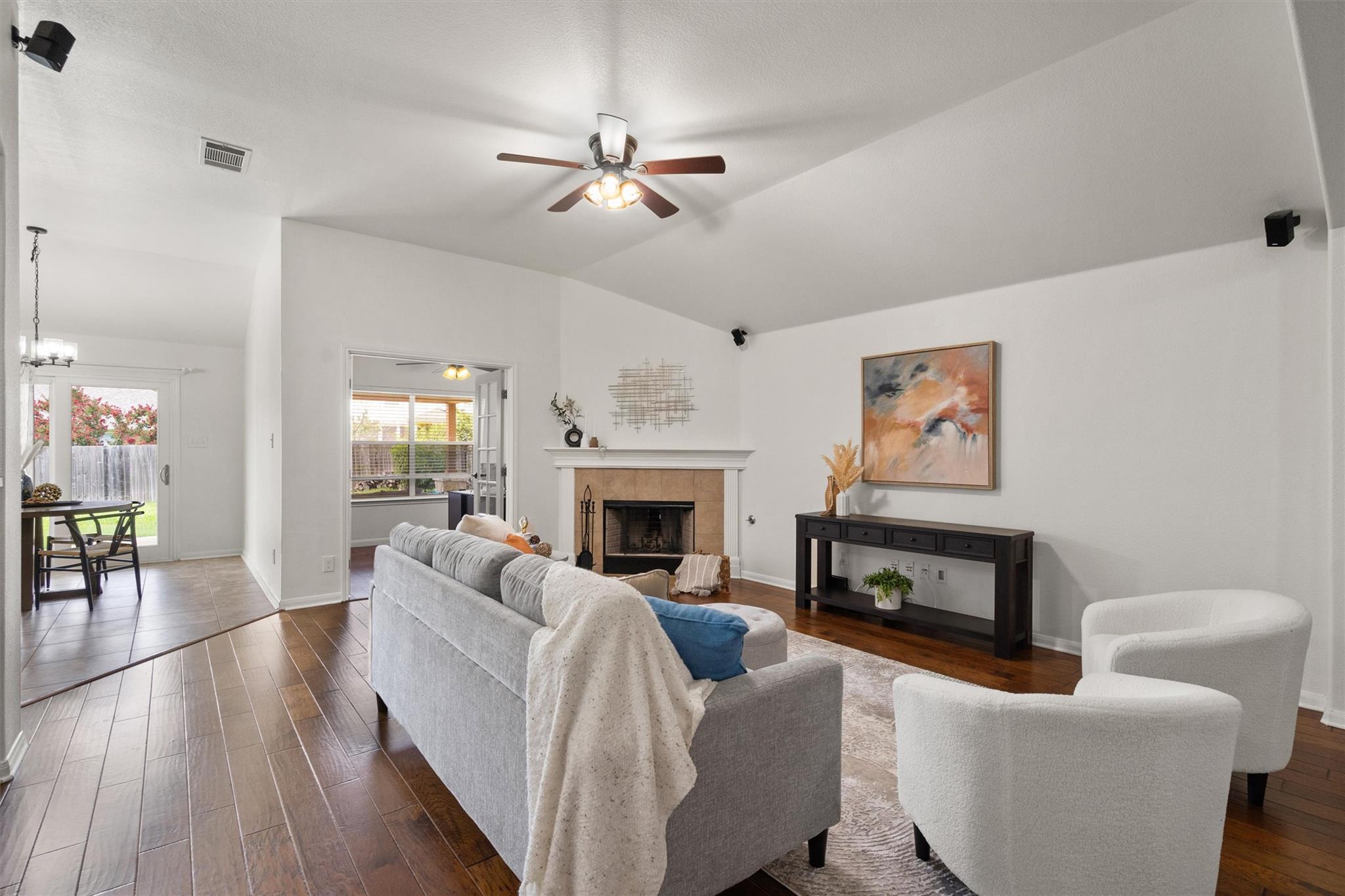 802 Meadow Bluff Ct, Round Rock, TX 78665