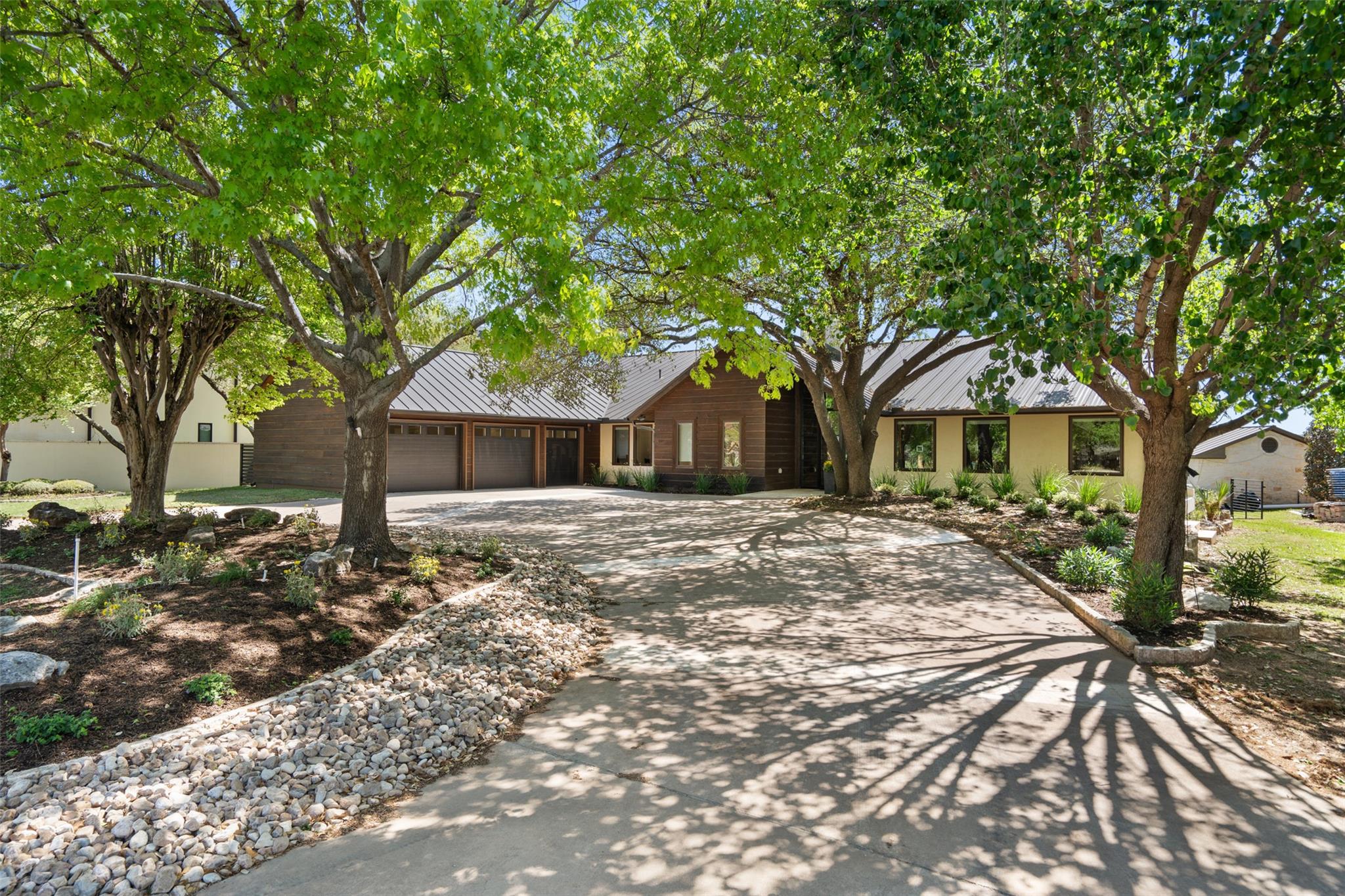 211 Lighthouse Drive, Horseshoe Bay, TX 78657