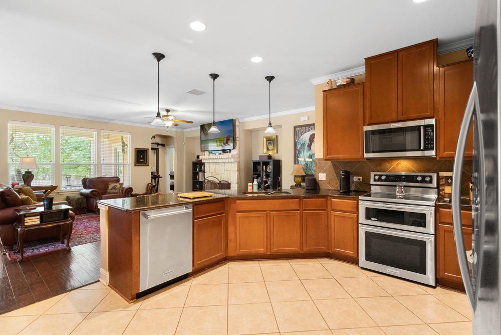 706 Cavallo Springs Cv, San Marcos, TX 78666