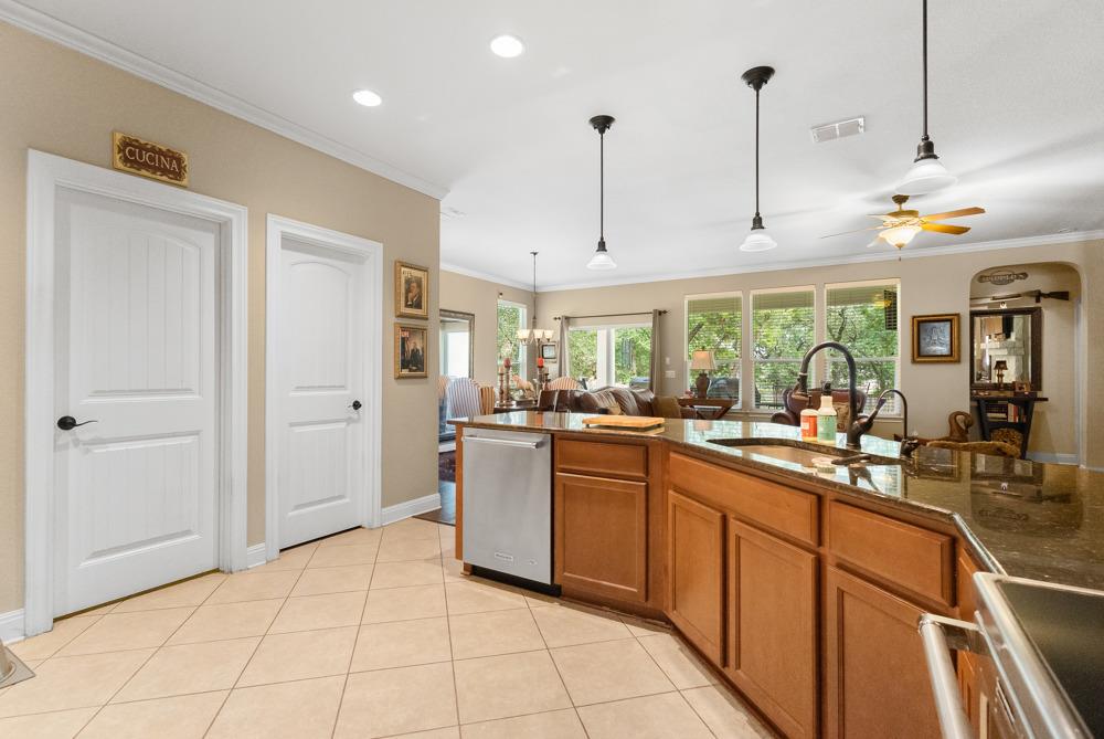 706 Cavallo Springs Cv, San Marcos, TX 78666