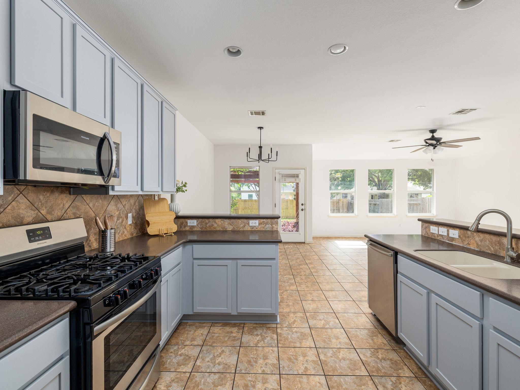 722 Crane Canyon Pl, Round Rock, TX 78665