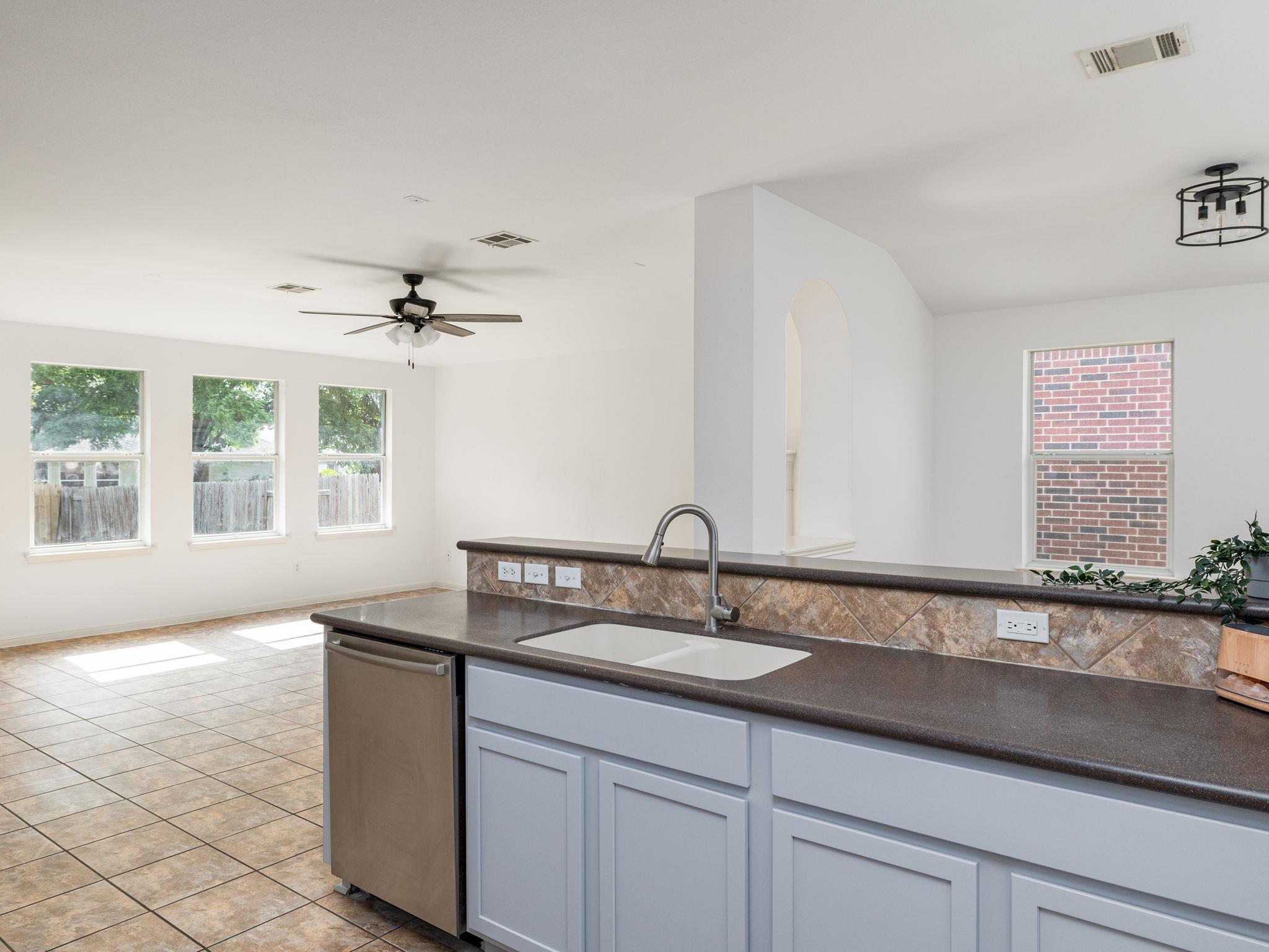 722 Crane Canyon Pl, Round Rock, TX 78665