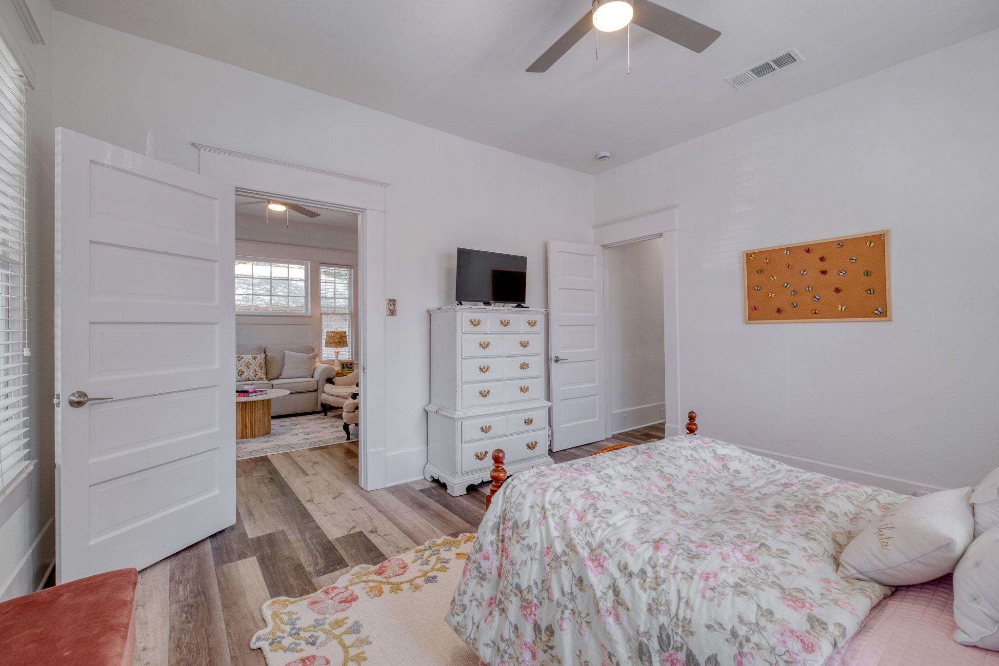 1909 David St, Austin, TX 78705