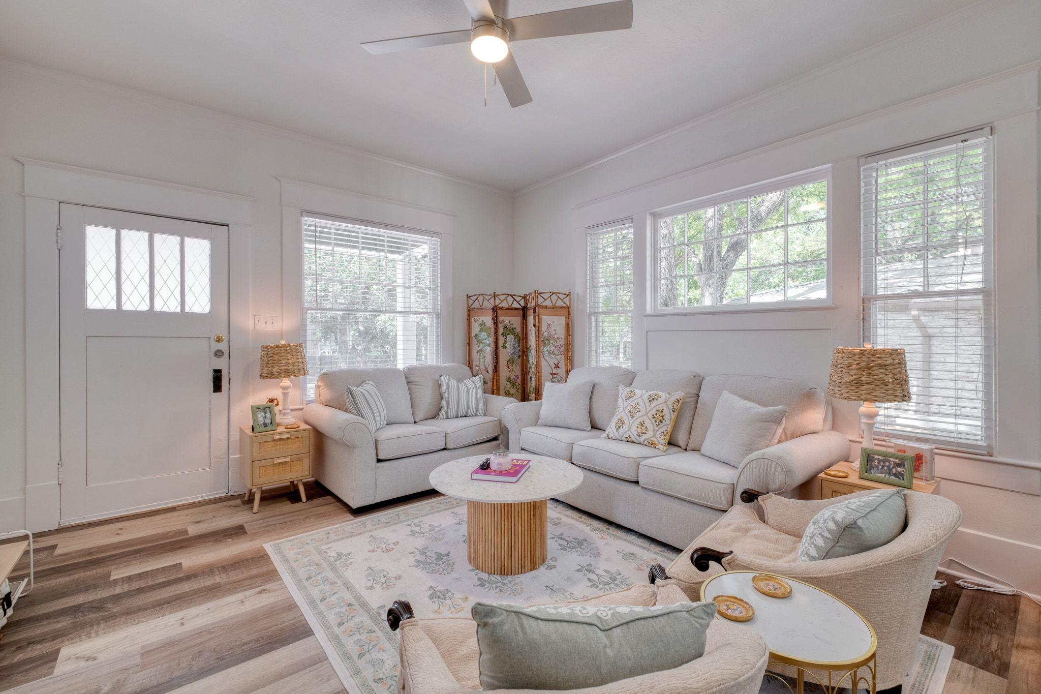 1909 David St, Austin, TX 78705