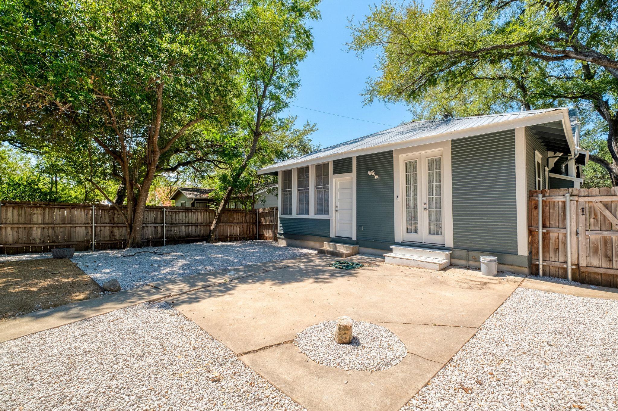 1909 David St, Austin, TX 78705