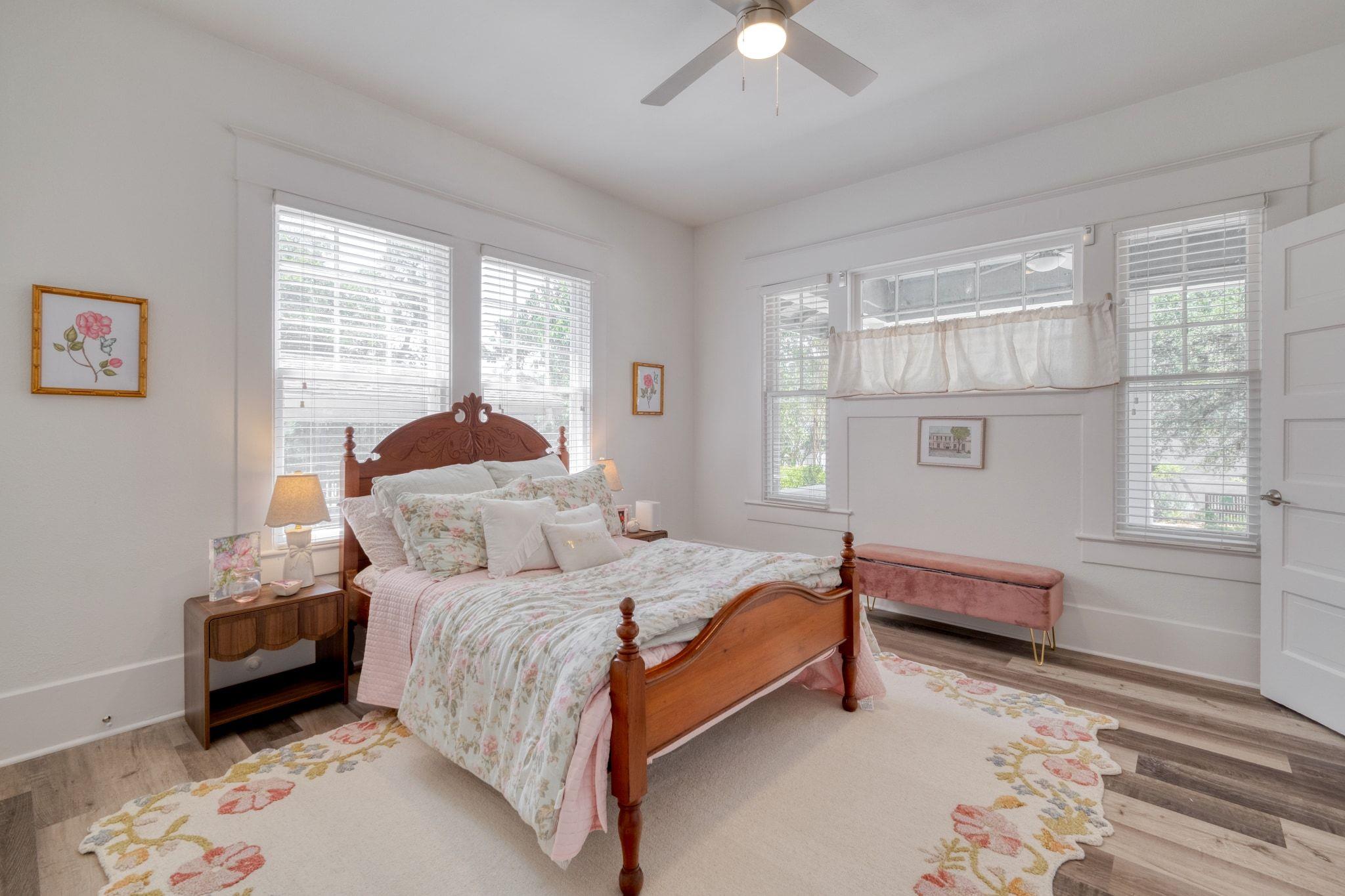 1909 David St, Austin, TX 78705