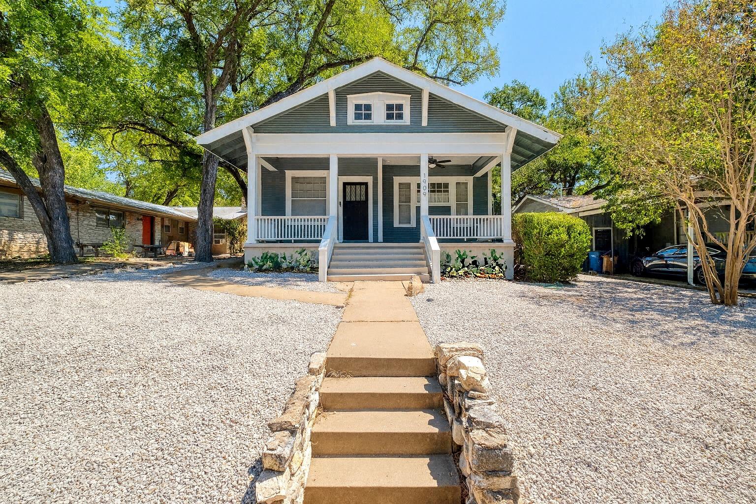 1909 David St, Austin, TX 78705