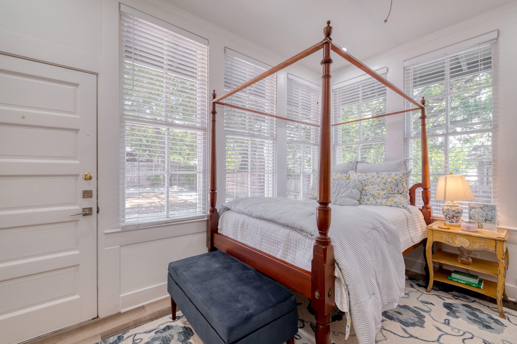 1909 David St, Austin, TX 78705