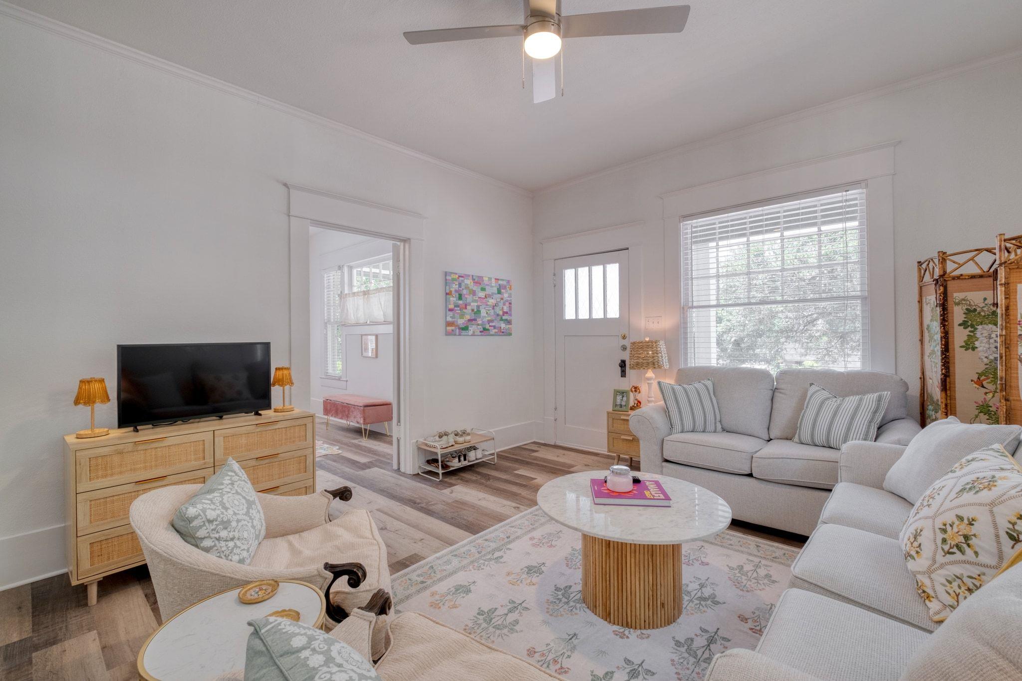 1909 David St, Austin, TX 78705