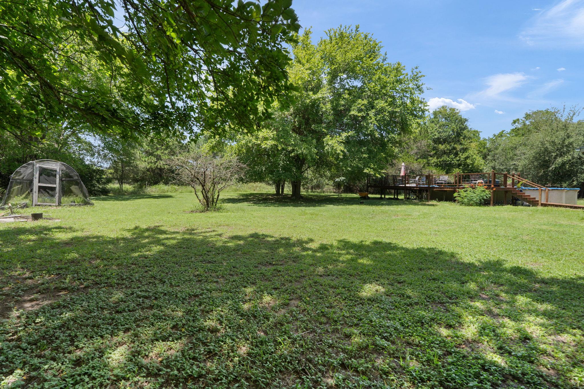 327 Laura Ln, Bastrop, TX 78602