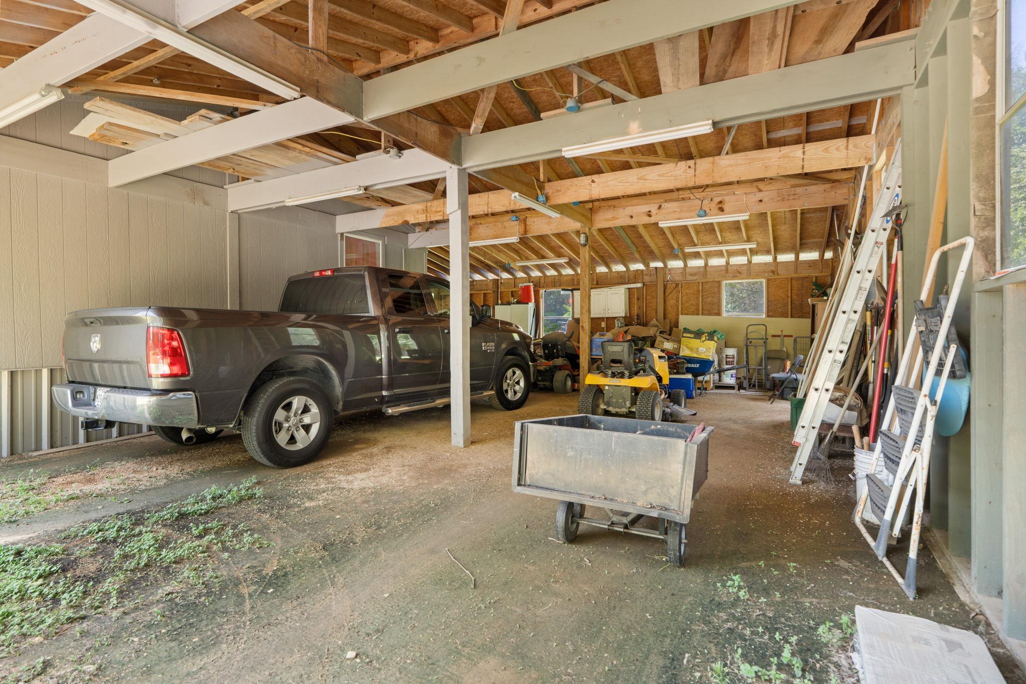 327 Laura Ln, Bastrop, TX 78602