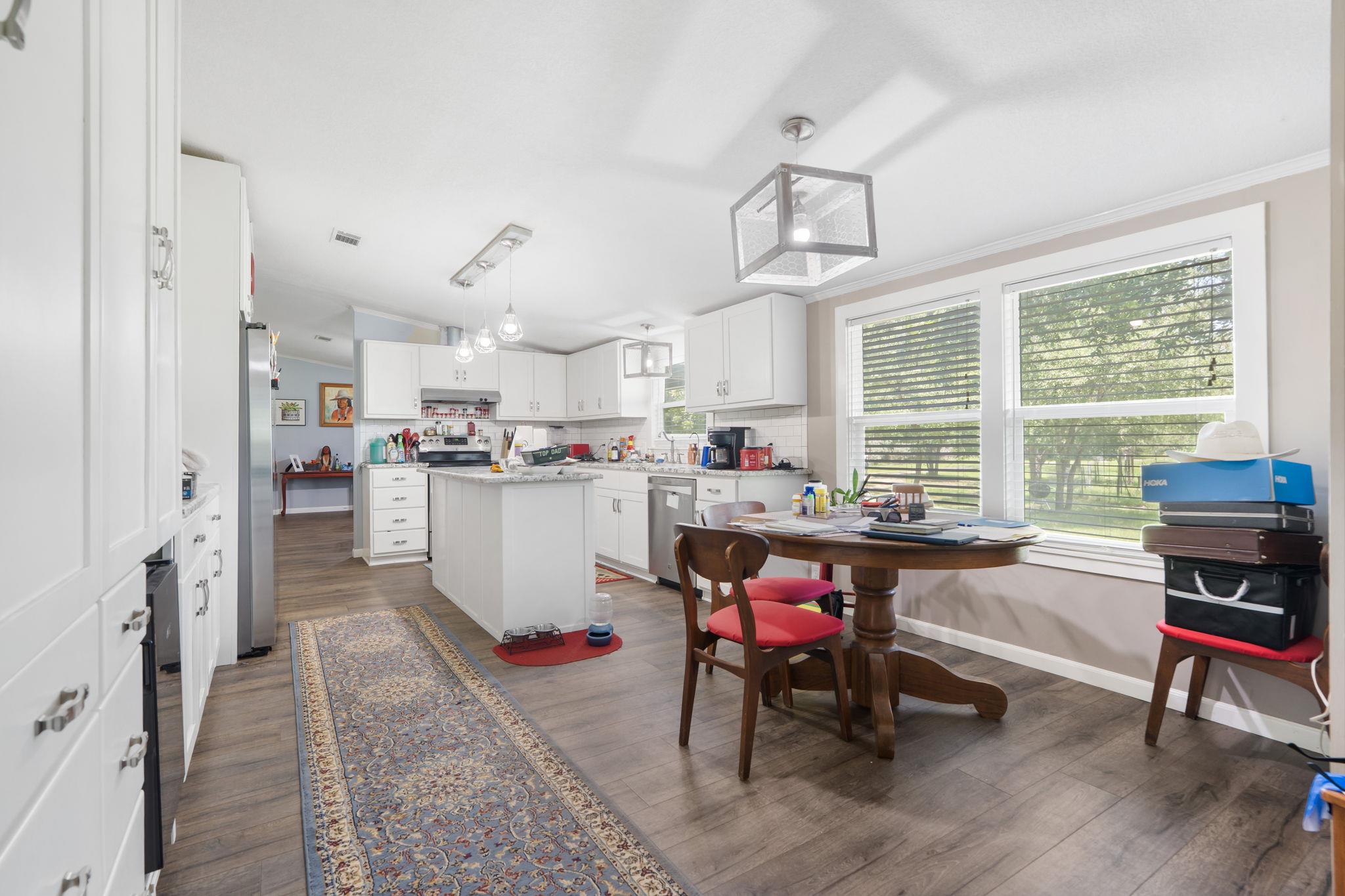 327 Laura Ln, Bastrop, TX 78602