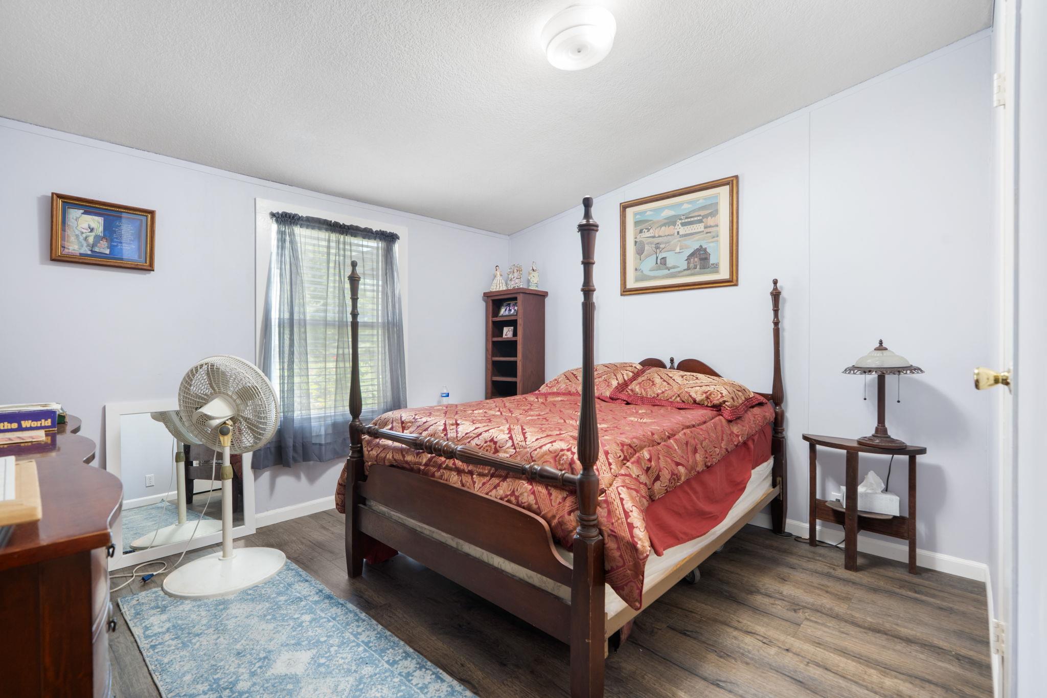 327 Laura Ln, Bastrop, TX 78602