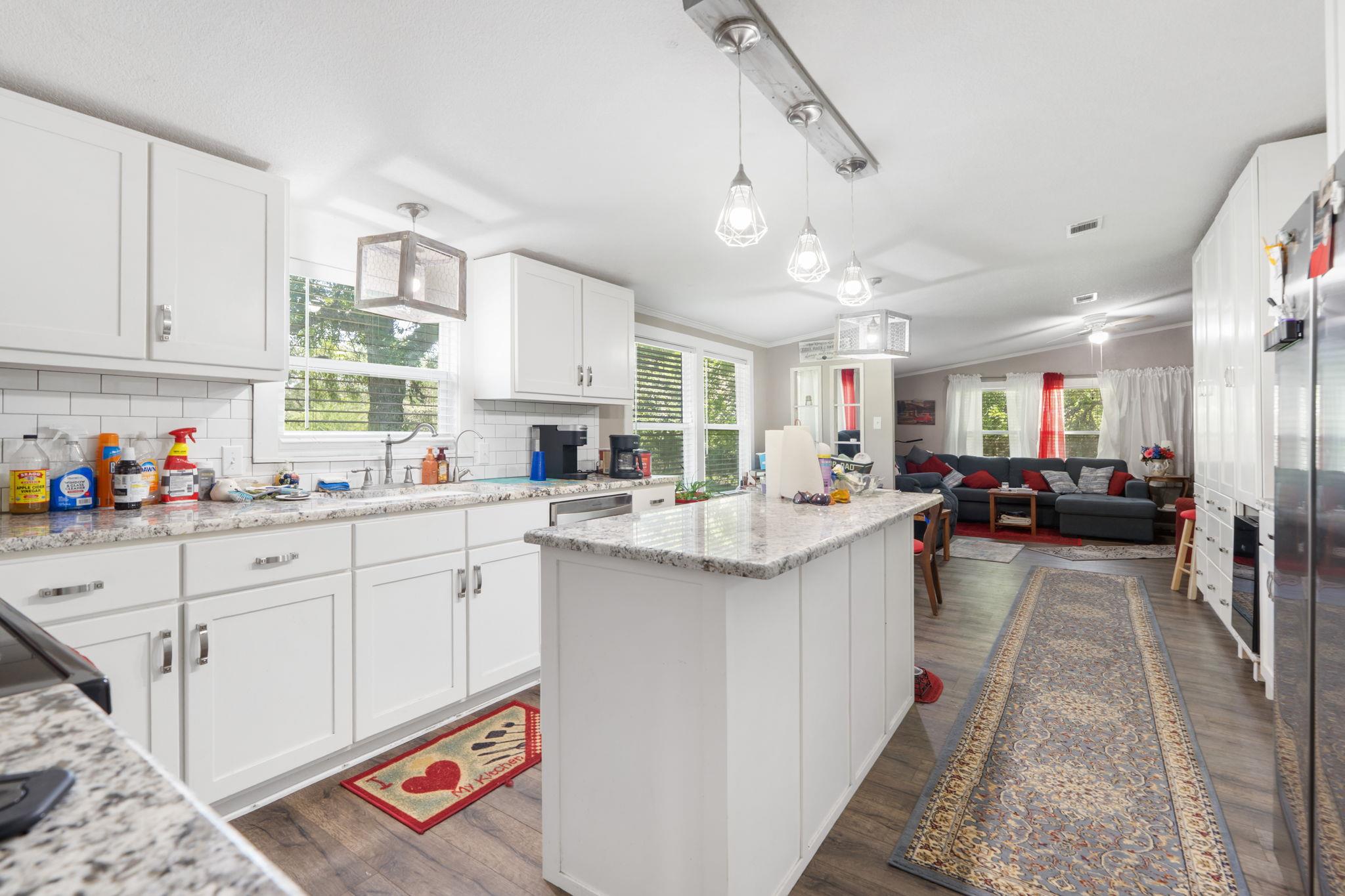 327 Laura Ln, Bastrop, TX 78602