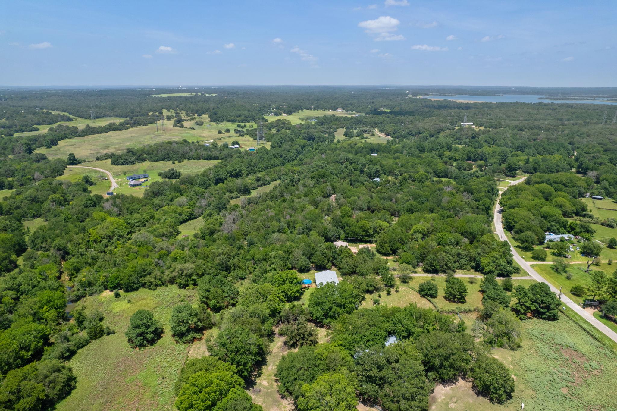 327 Laura Ln, Bastrop, TX 78602