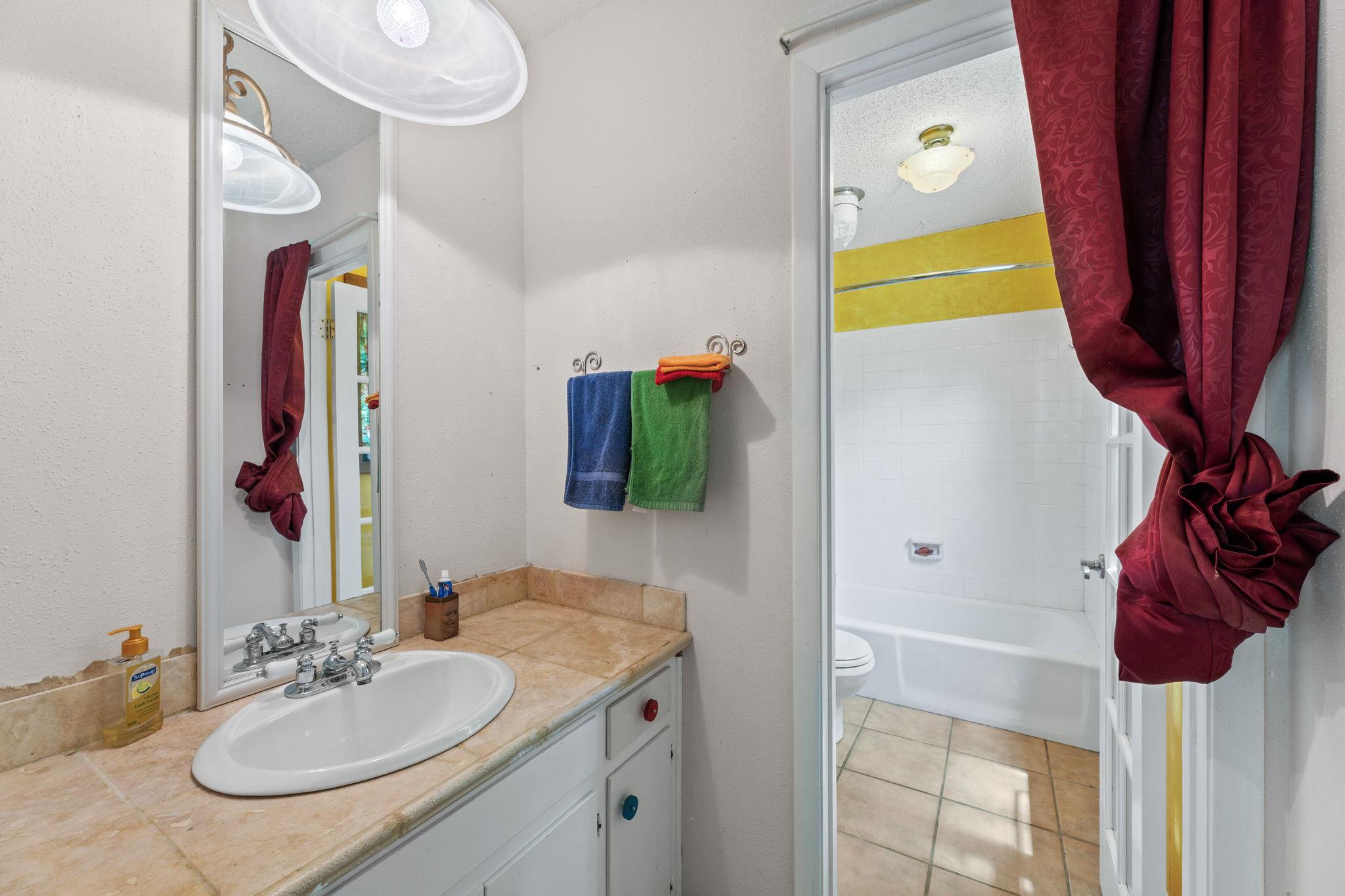 9005 Dorella Ln, Austin, TX 78736